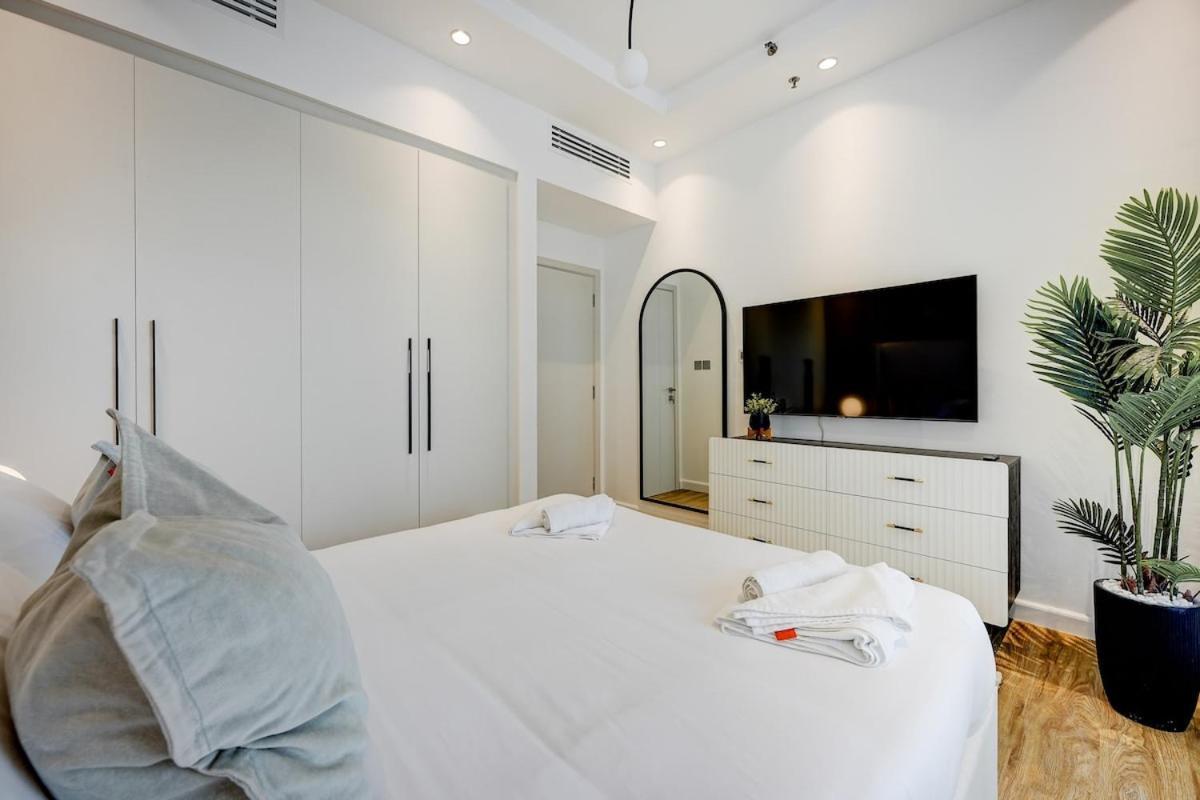 Luxurious 4-bedroom Perfect For Families In Marina Apartment
