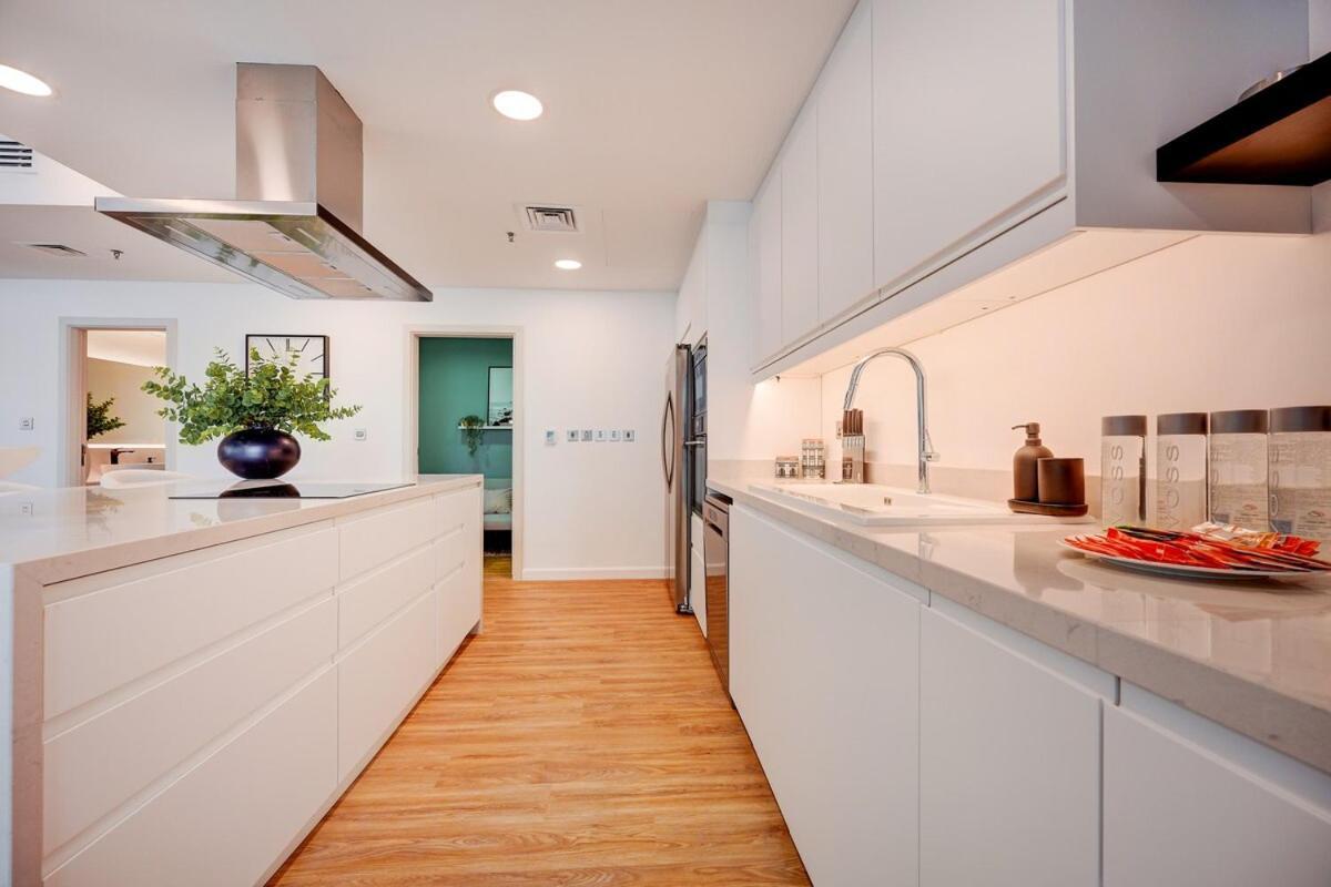 Luxurious 4-bedroom Perfect For Families In Marina Apartment