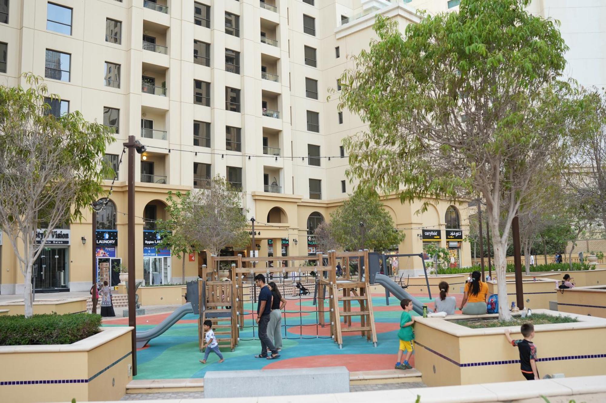 Yellow Parrot Jbr Dubai