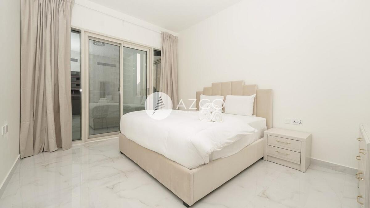 Apartment Modern Executive With View By Azco *