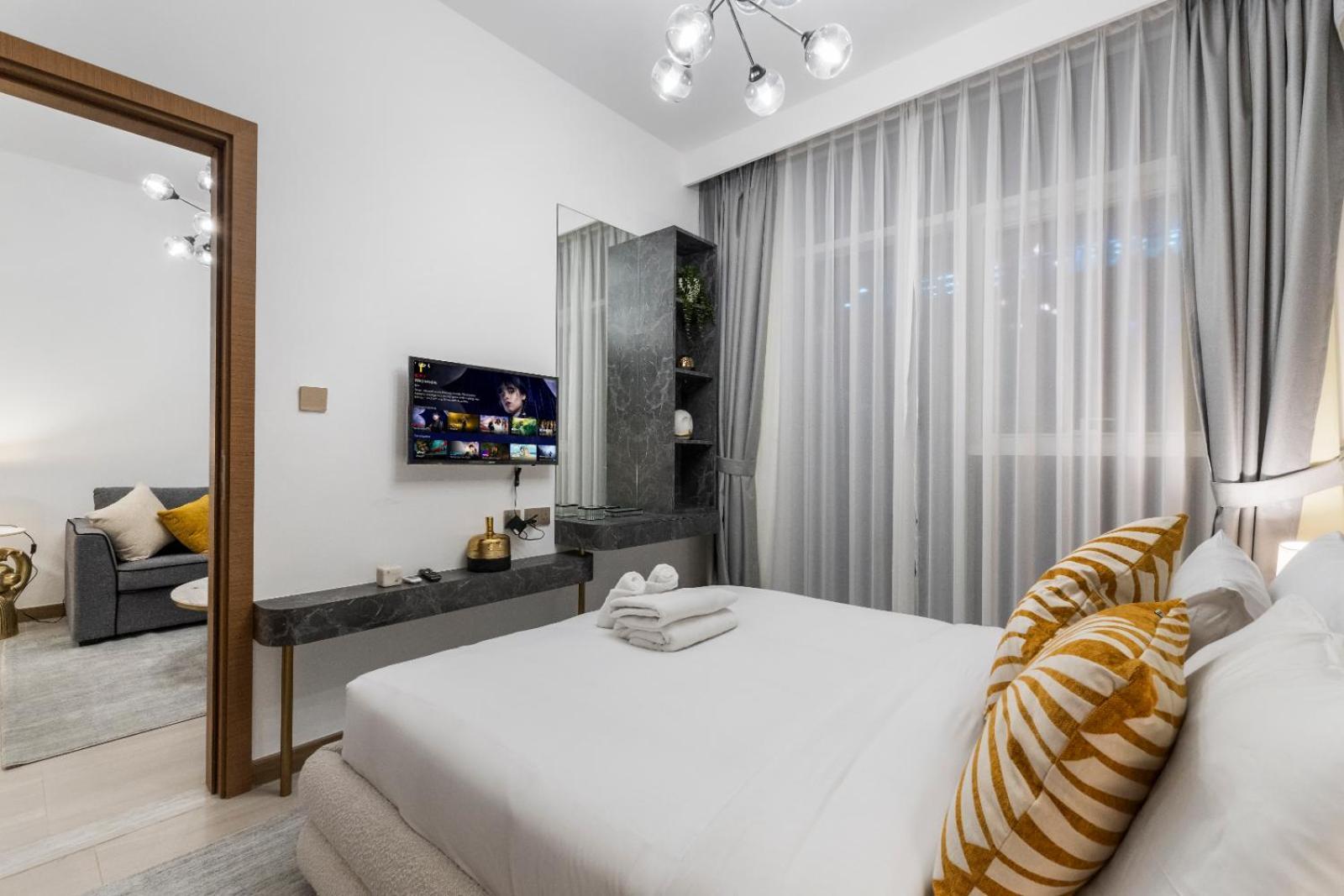 New 1 Bhk 5 Mins To Mall And Burj Khalifa Apartment