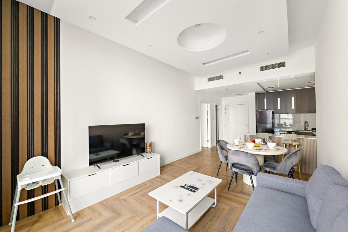 Apartment First Class 1br Luxe Getaway Dubai