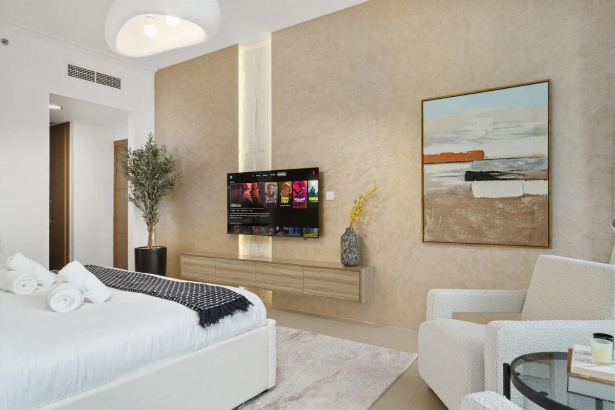 Apartment New Stunning 2br With Burj Khalifa View & Mall Tunnel Access Dubai