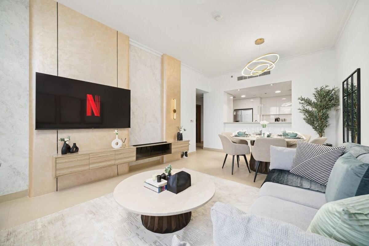 Apartment New Stunning 2br With Burj Khalifa View & Mall Tunnel Access *