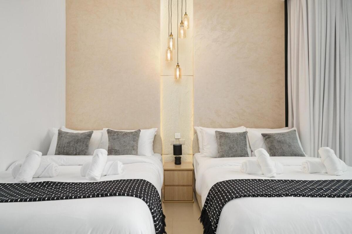 New Stunning 2br With Burj Khalifa View & Mall Tunnel Access Dubai