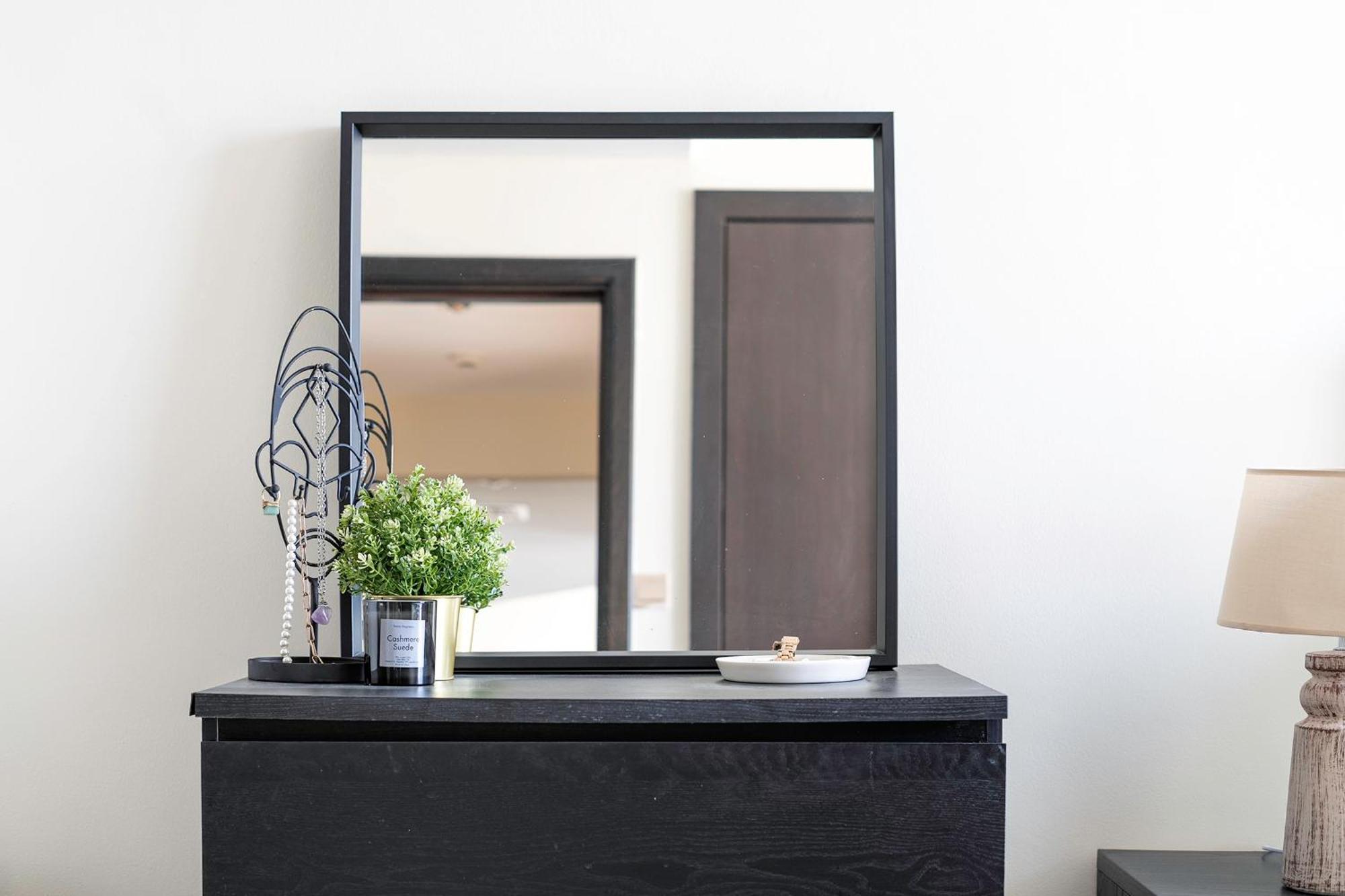 Marina Majesty- Homely & Cozy 2br, Canalview, Location * Dubai