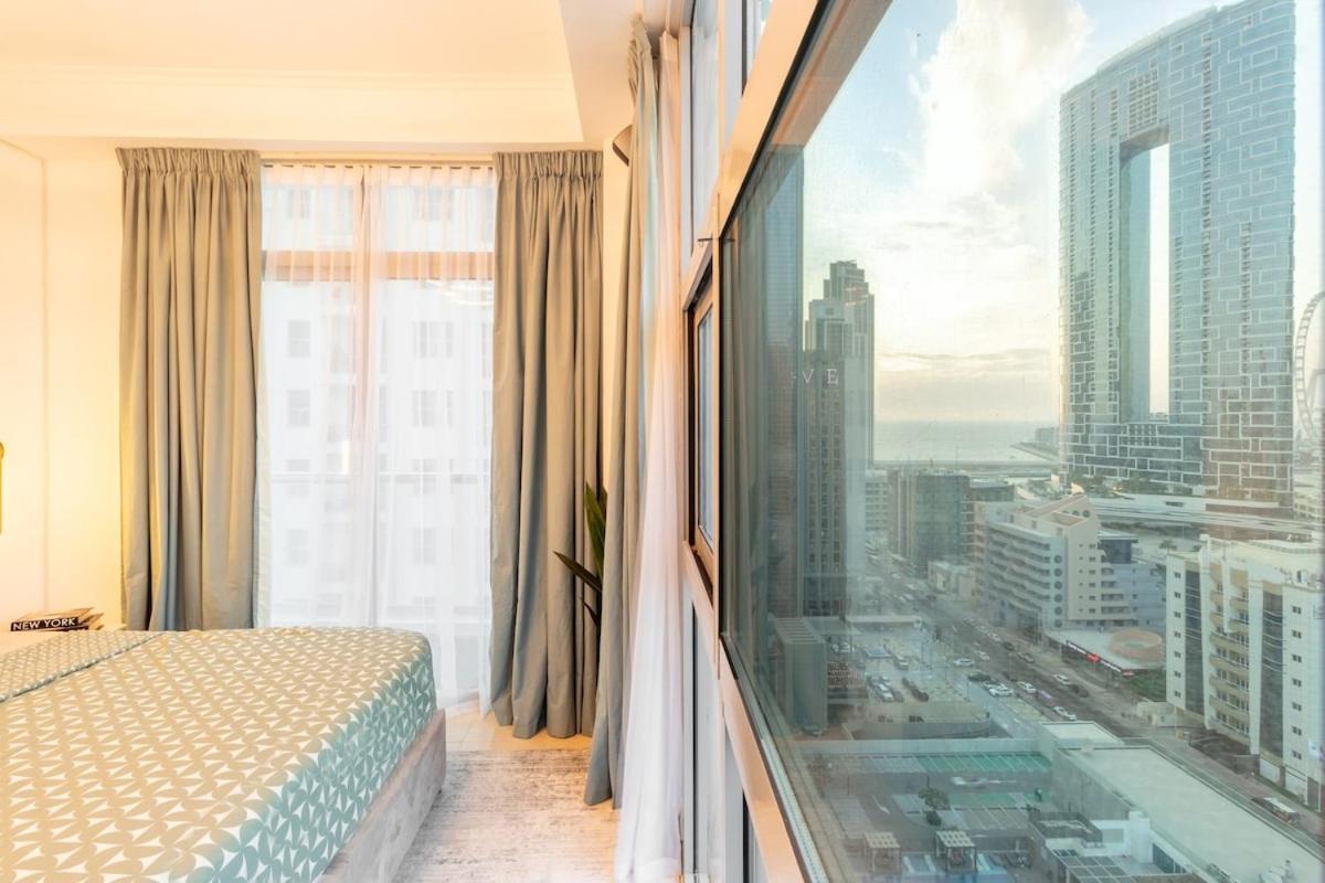 Apartment Luxury With Full Marina View Near Dubai