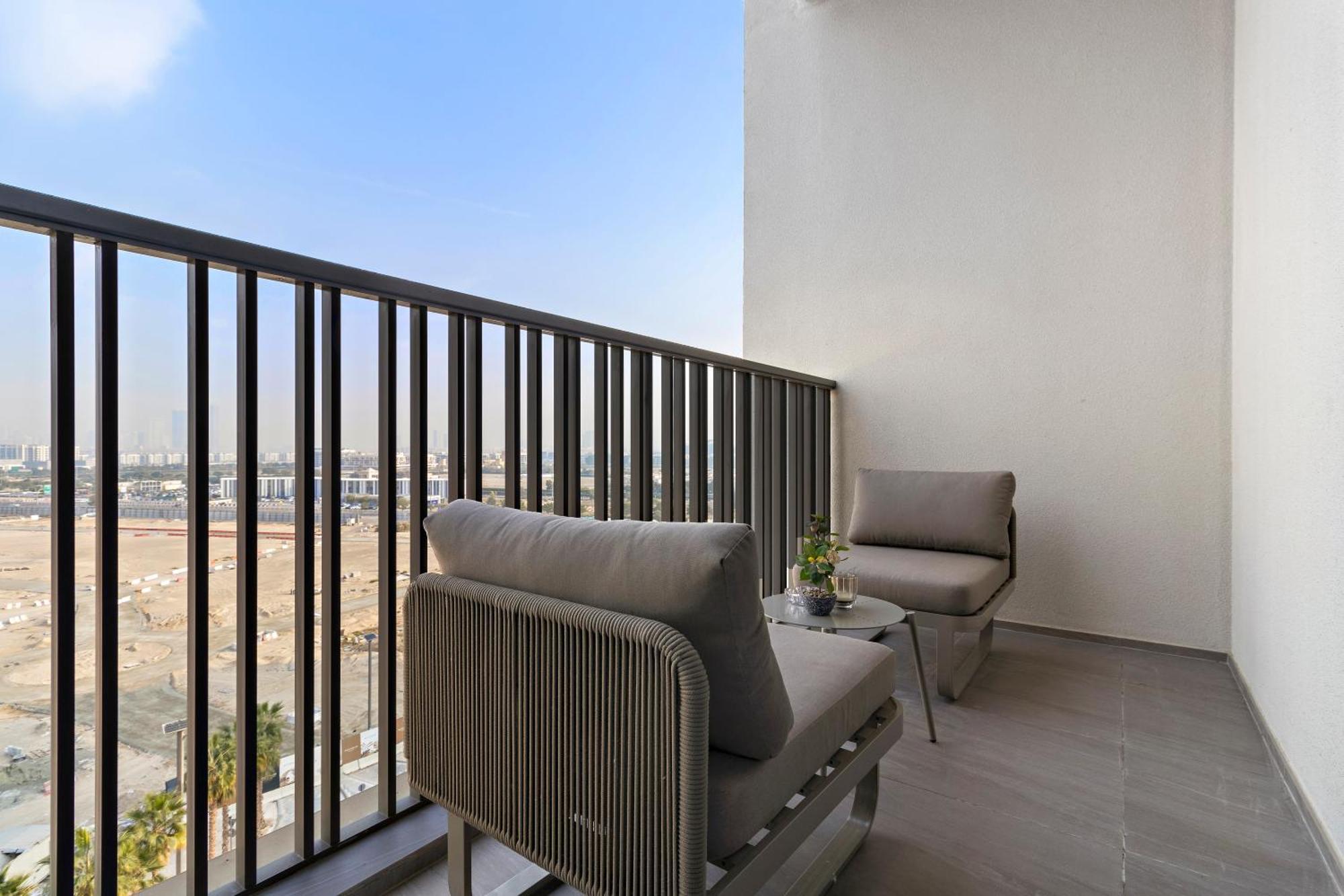 Studio Mag 930, Burj Khalifa Skyline View Dubai