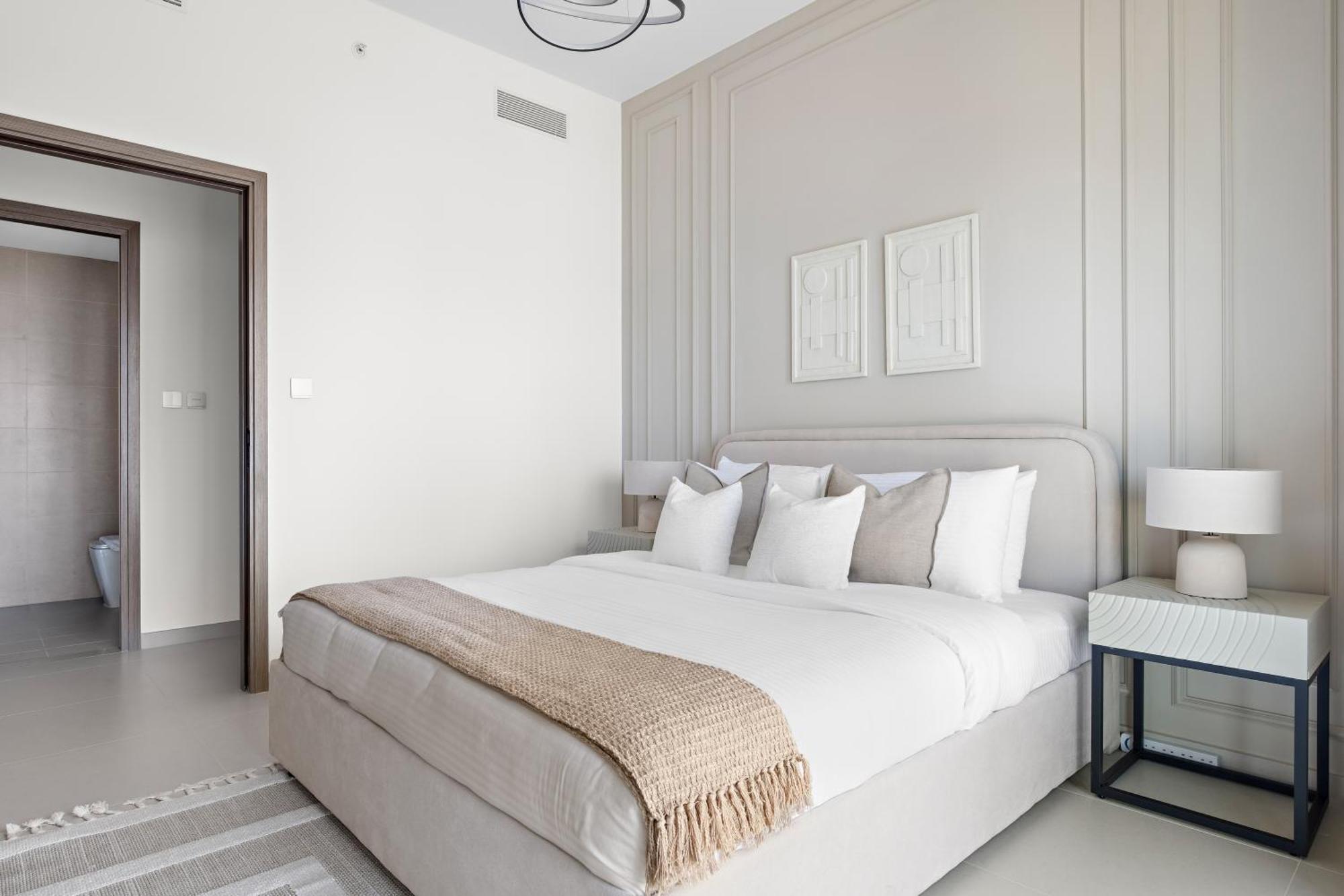 Silkhaus High Floor 2 Bdr Burj Khalifa View *