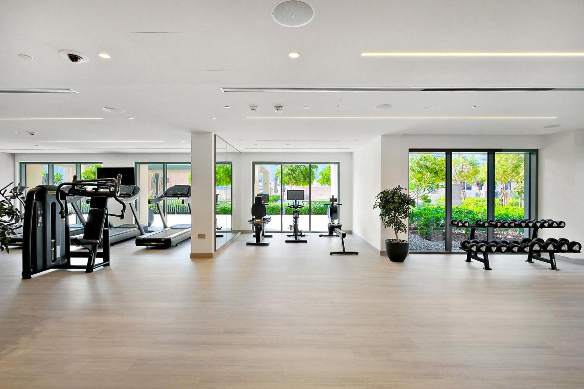 Silkhaus High Floor 2 Bdr Burj Khalifa View Apartment *