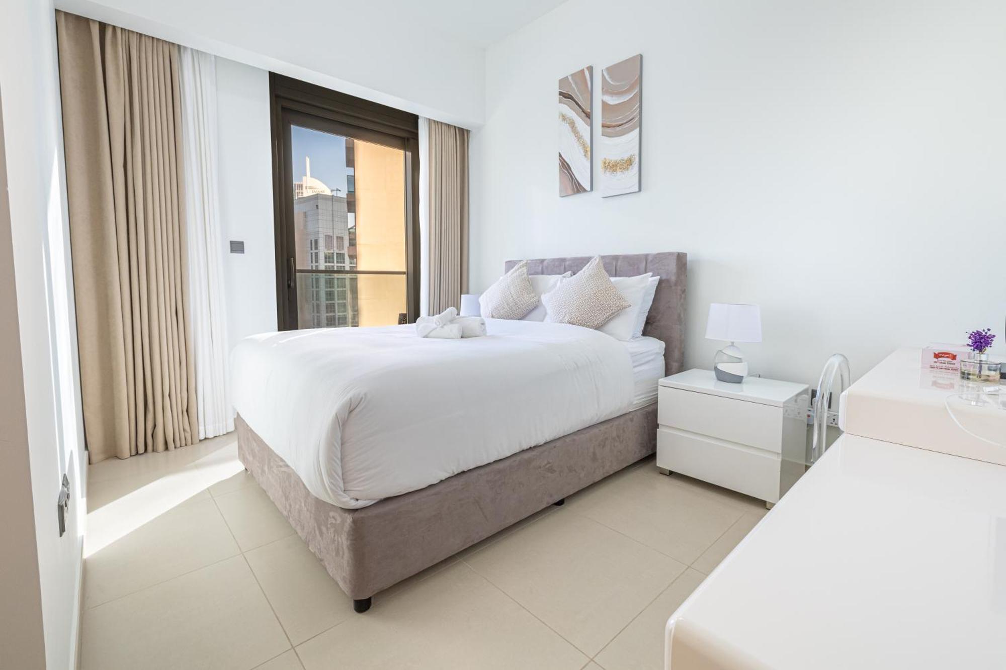Iconic Downtown 3br Maid In Act One * Dubai