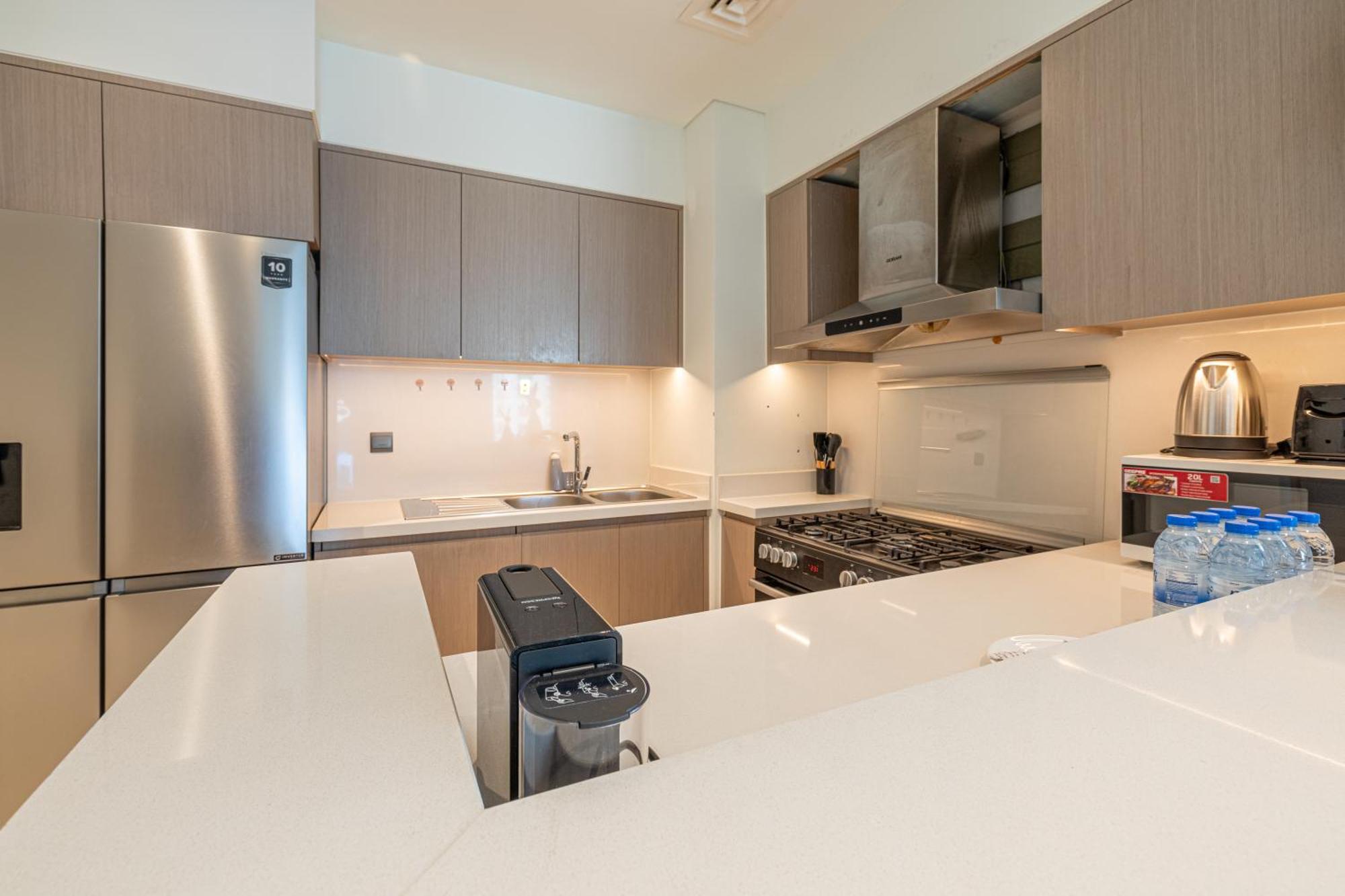 Apartment Iconic Downtown 3br Maid In Act One *