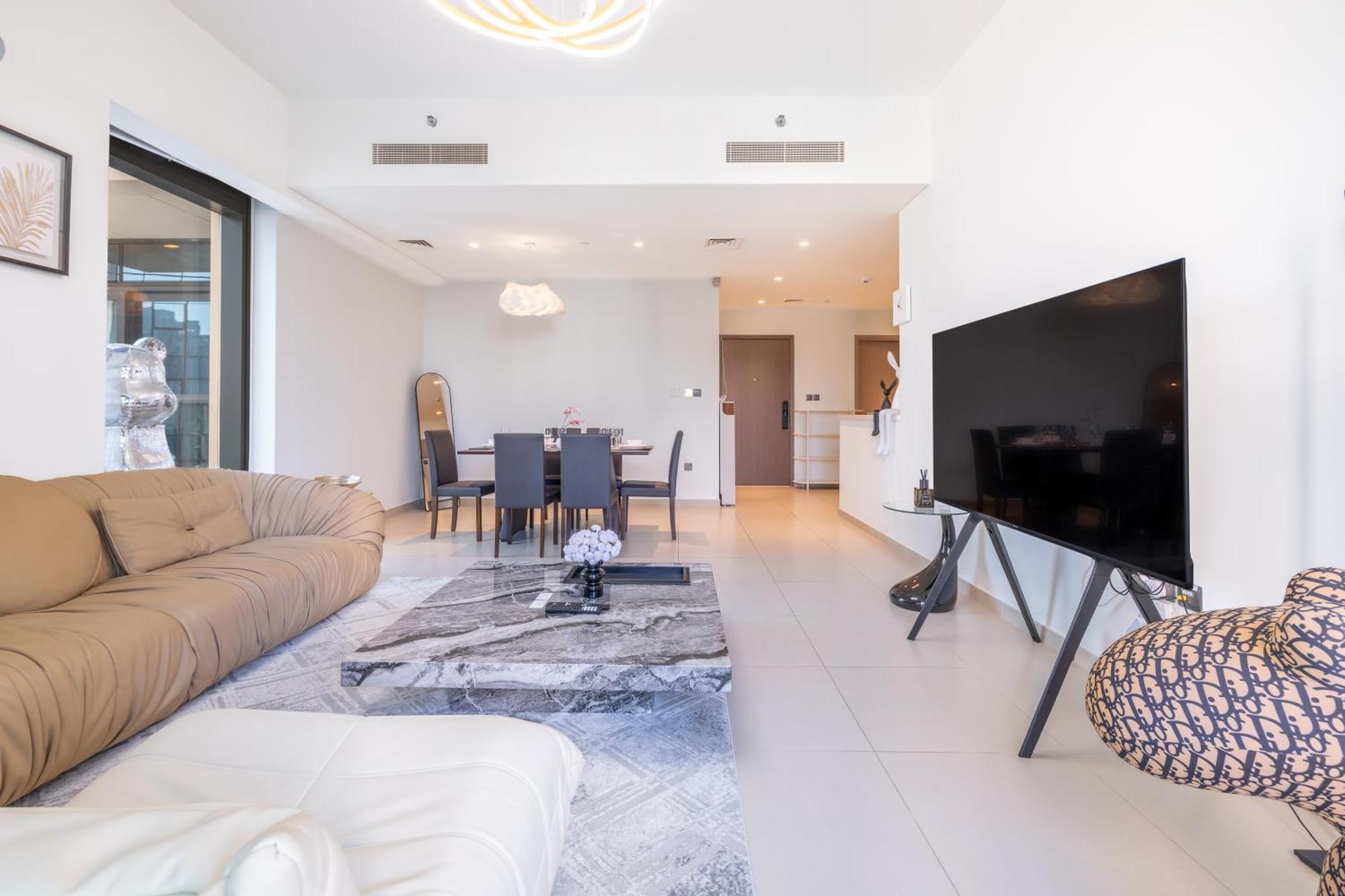 Apartment Iconic Downtown 3br Maid In Act One
