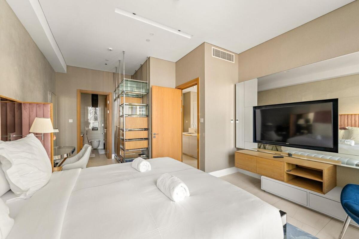 Apartment First Class 1br Iconic Sls With Infinity Pool Dubai