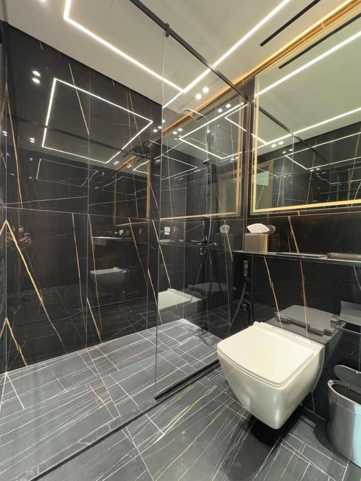 Calm, Modern & Stylish 1br In Jvc