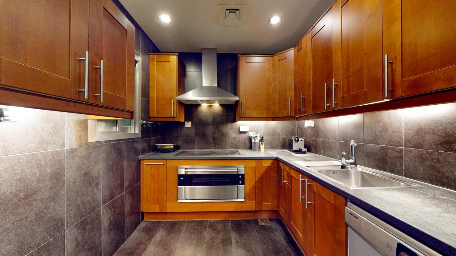 Horizon - Spacious Four Bed In The Marina Apartment *
