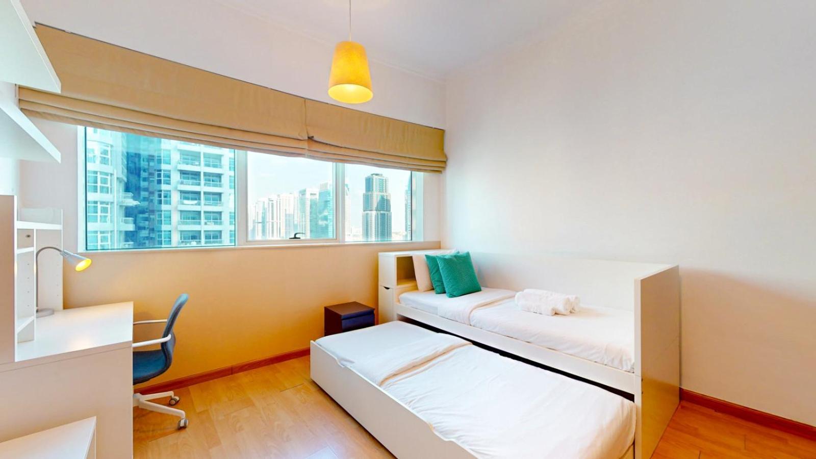 Horizon - Spacious Four Bed In The Marina *