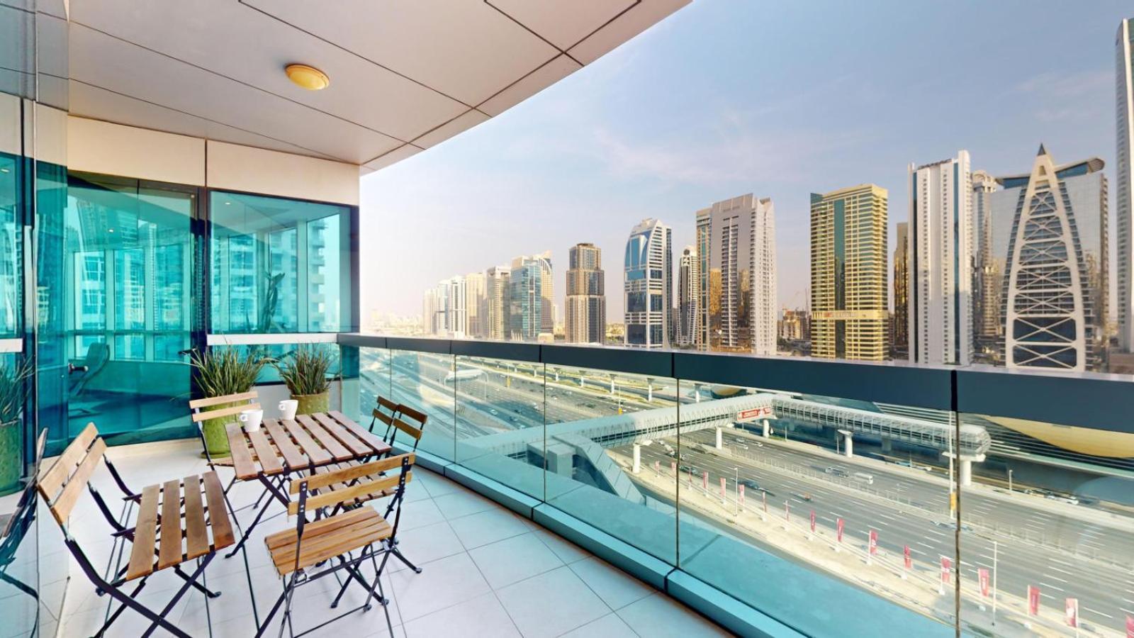 Horizon - Spacious Four Bed In The Marina Apartment