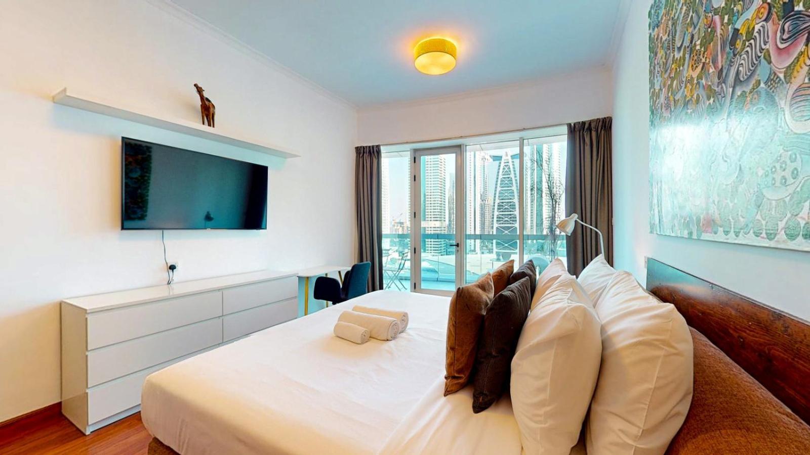Horizon - Spacious Four Bed In The Marina Apartment *