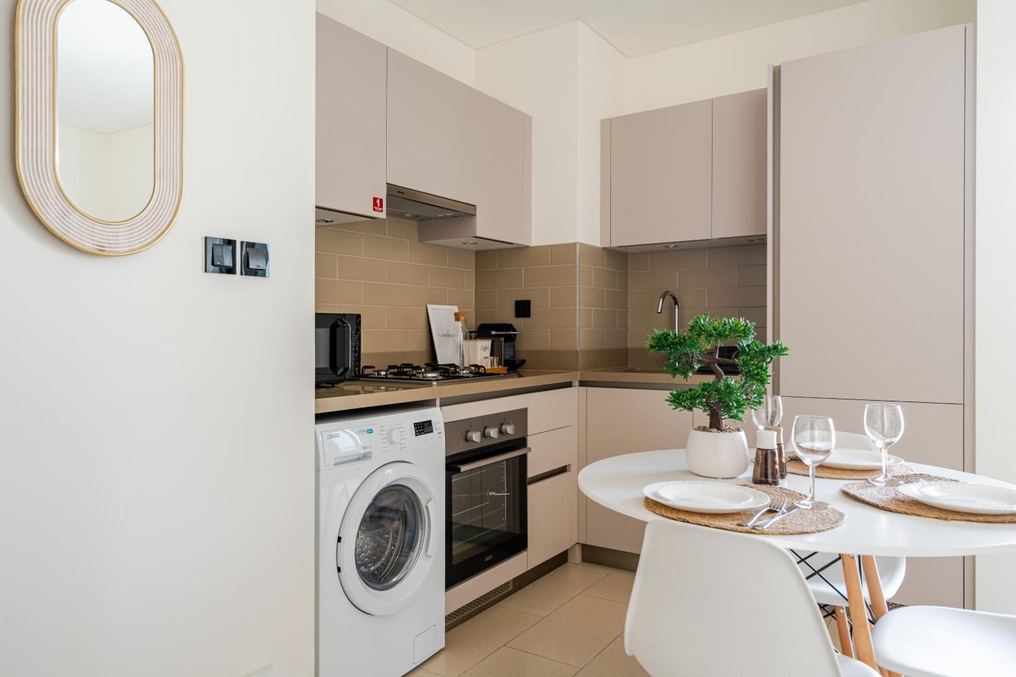 Panoramic 1br I Luxury Apartment Dubai