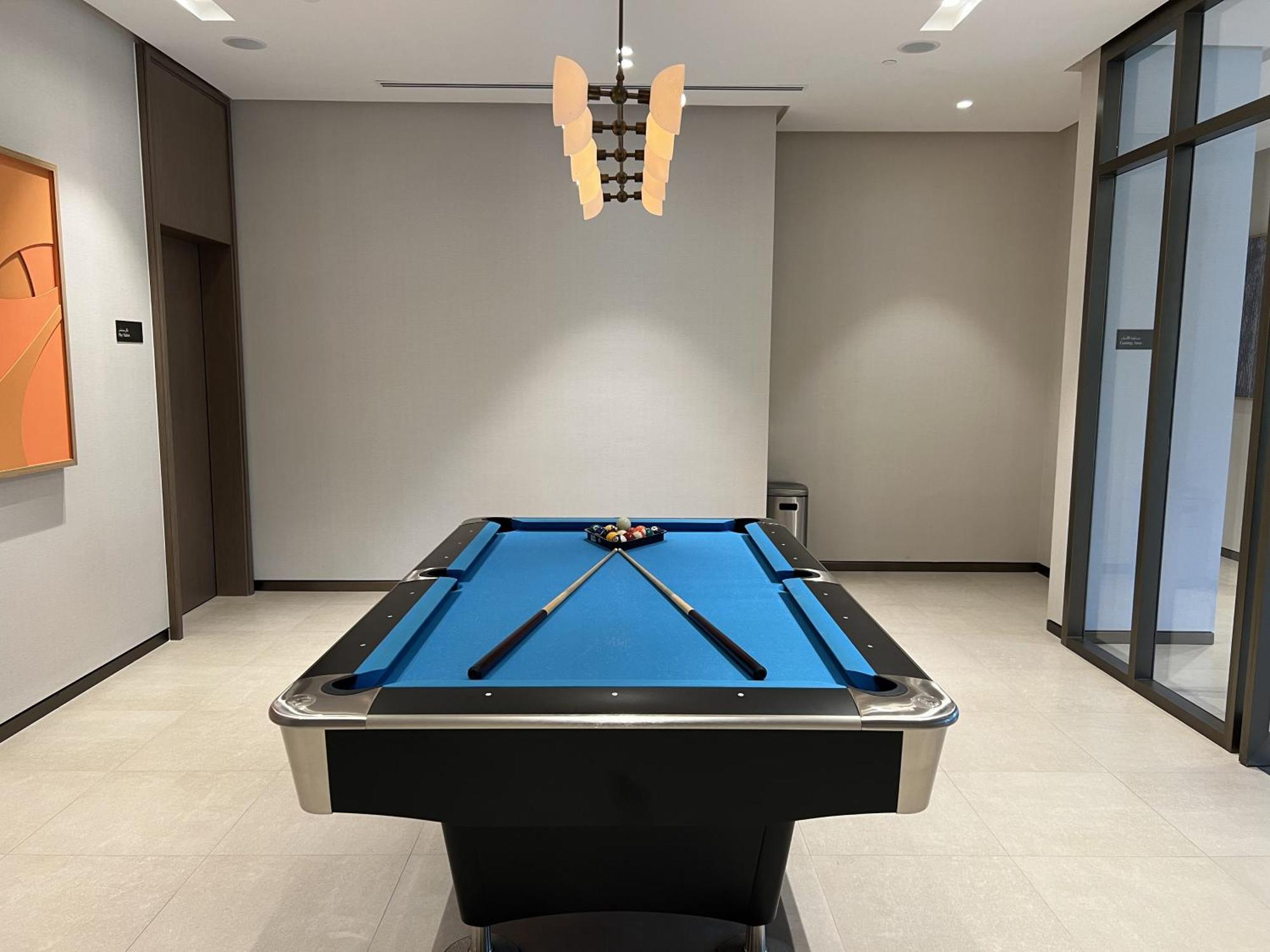 Downtown Luxury - Elegant 1-bedroom - 5 Minutes Walk To Mall Apartment