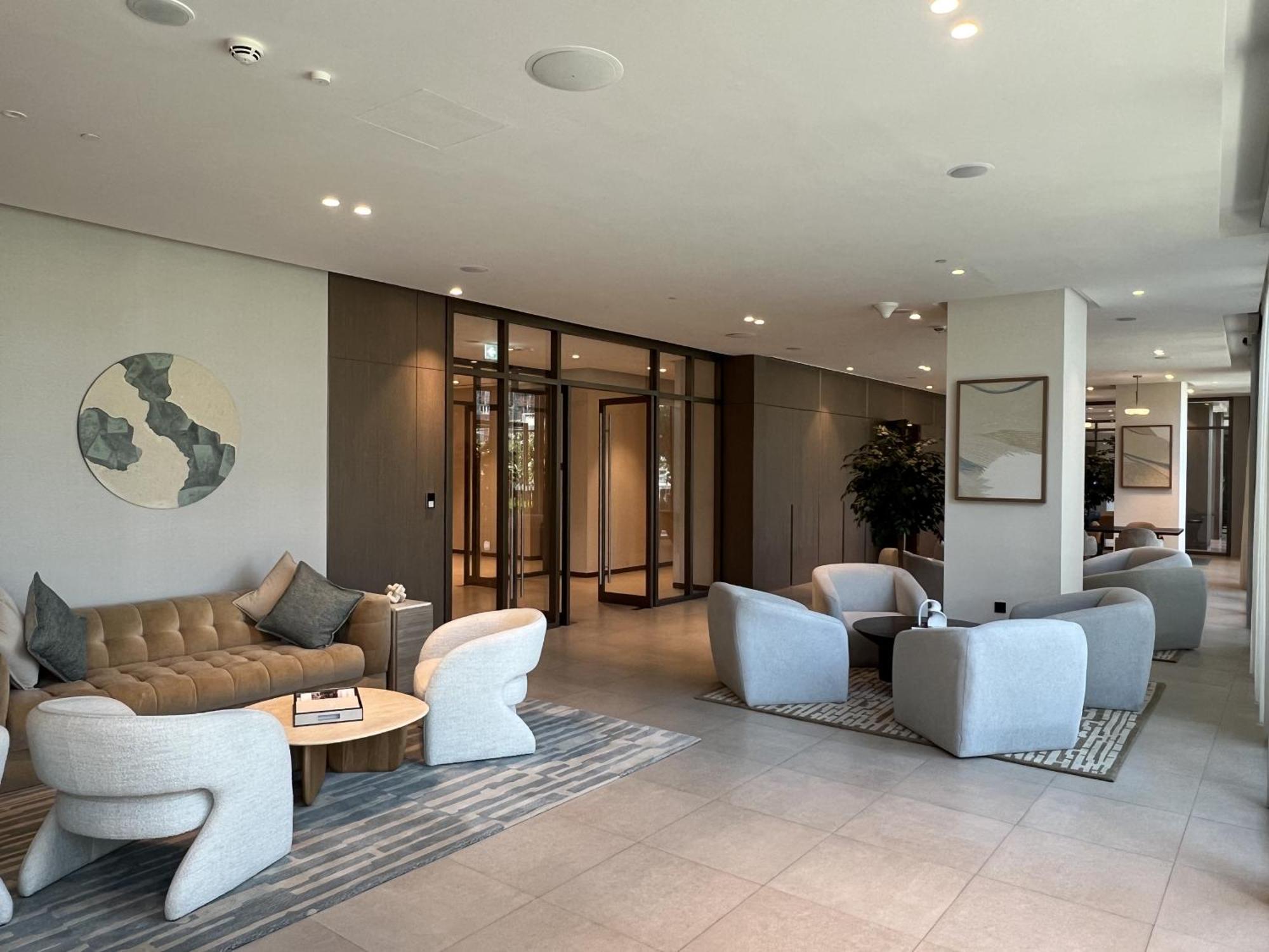 Downtown Luxury - Elegant 1-bedroom - 5 Minutes Walk To Mall Dubai