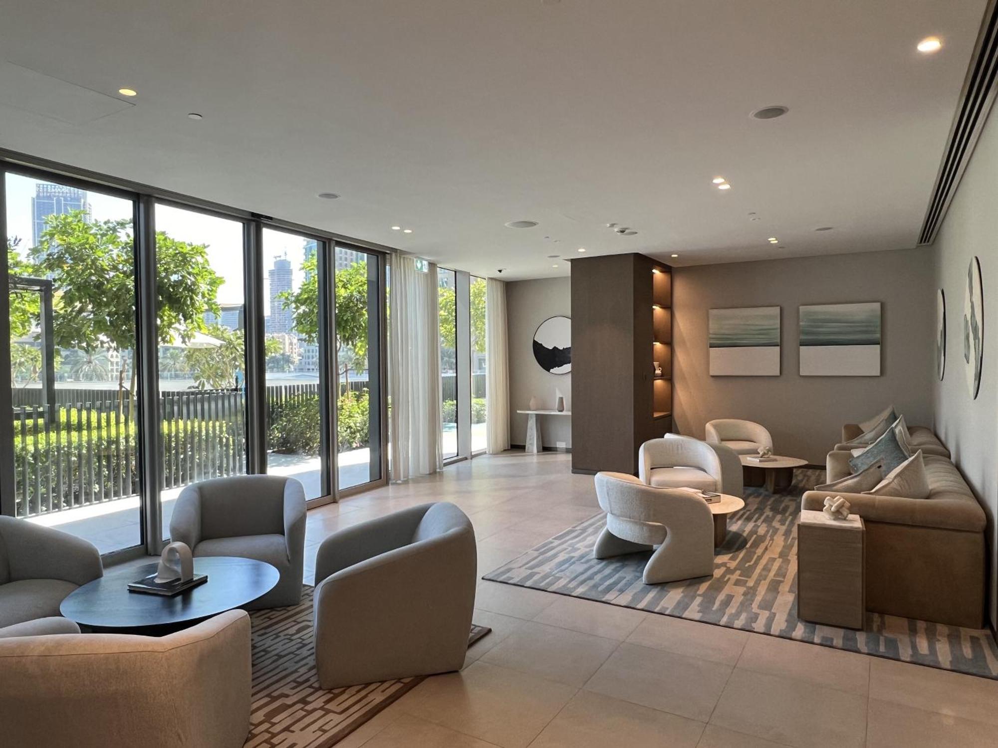 Apartment Downtown Luxury - Elegant 1-bedroom - 5 Minutes Walk To Mall *