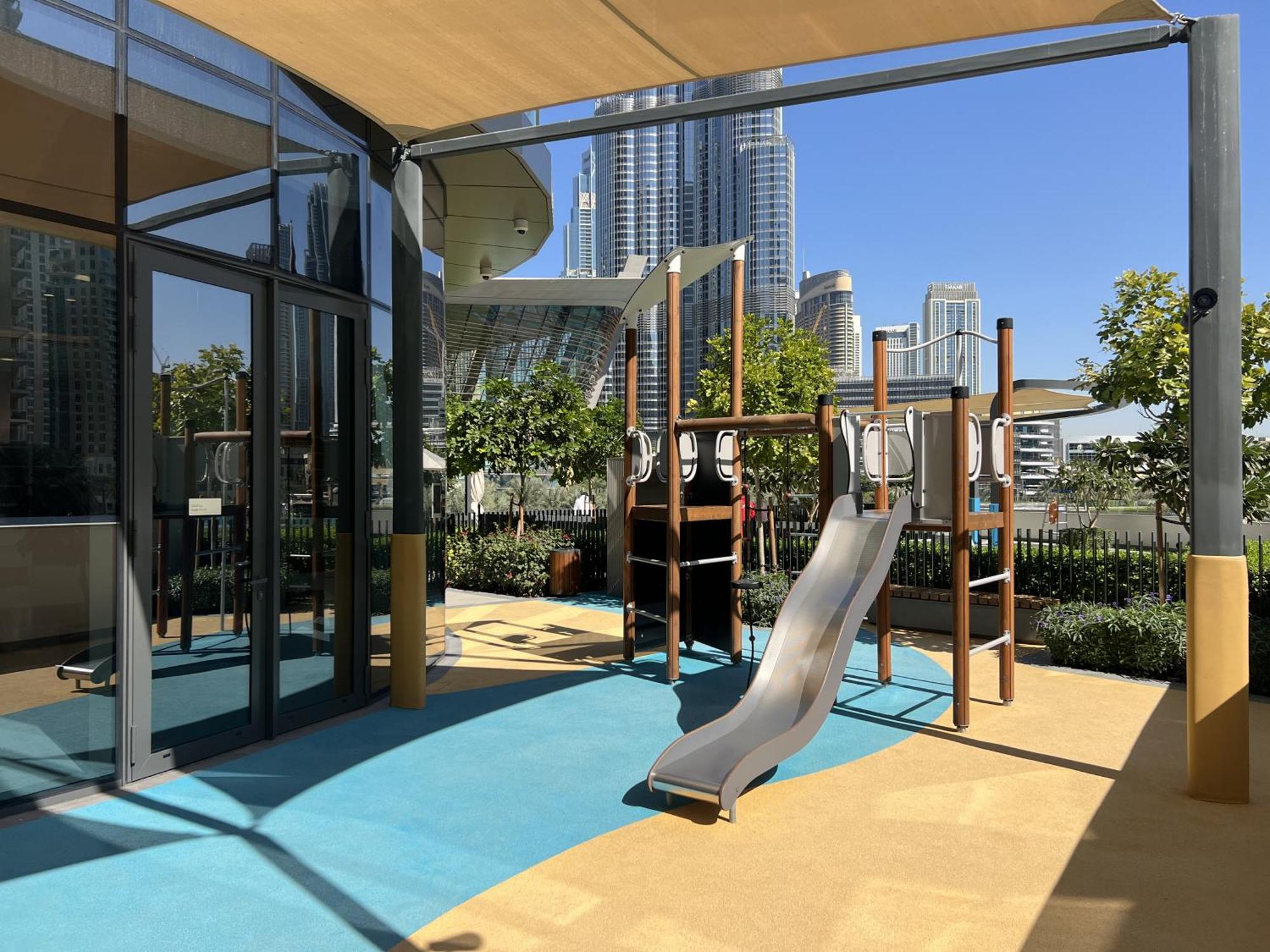 Downtown Luxury - Elegant 1-bedroom - 5 Minutes Walk To Mall Dubai