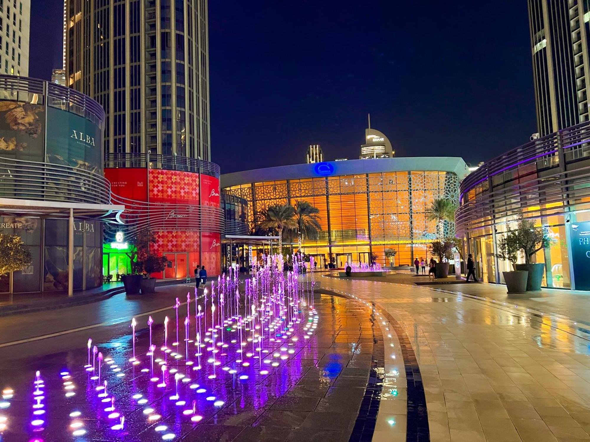 Downtown Luxury - Elegant 1-bedroom - 5 Minutes Walk To Mall Apartment *