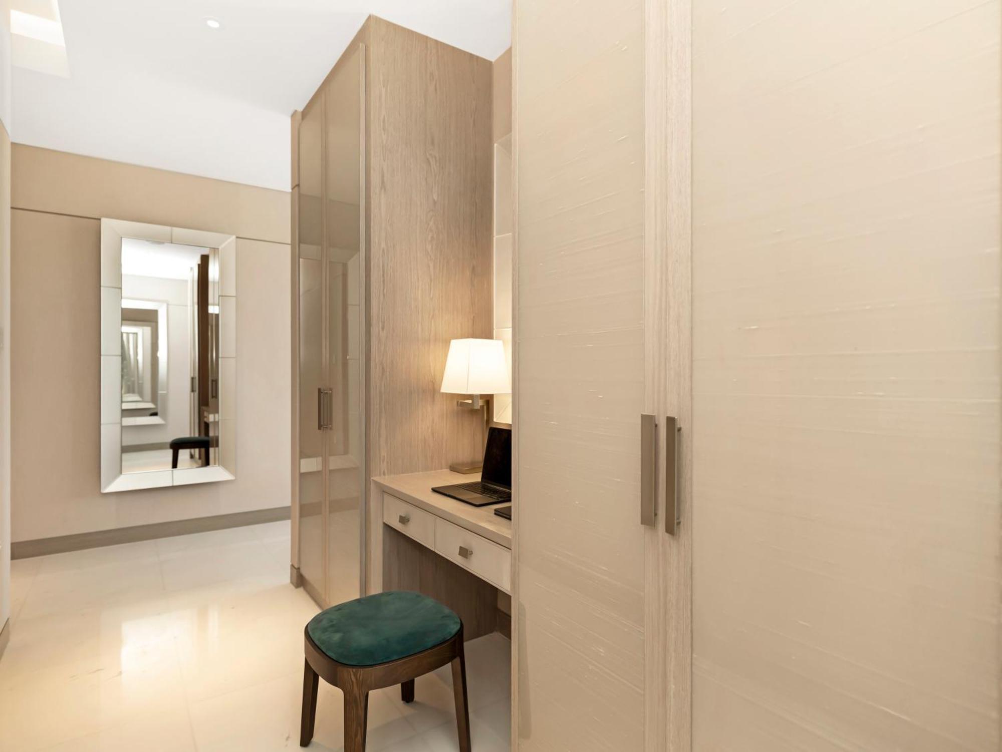 Apartment Wonderfulstay At Five Luxe Jbr - Palm And Eye View - Private Hot Tub - Brand New Luxury *