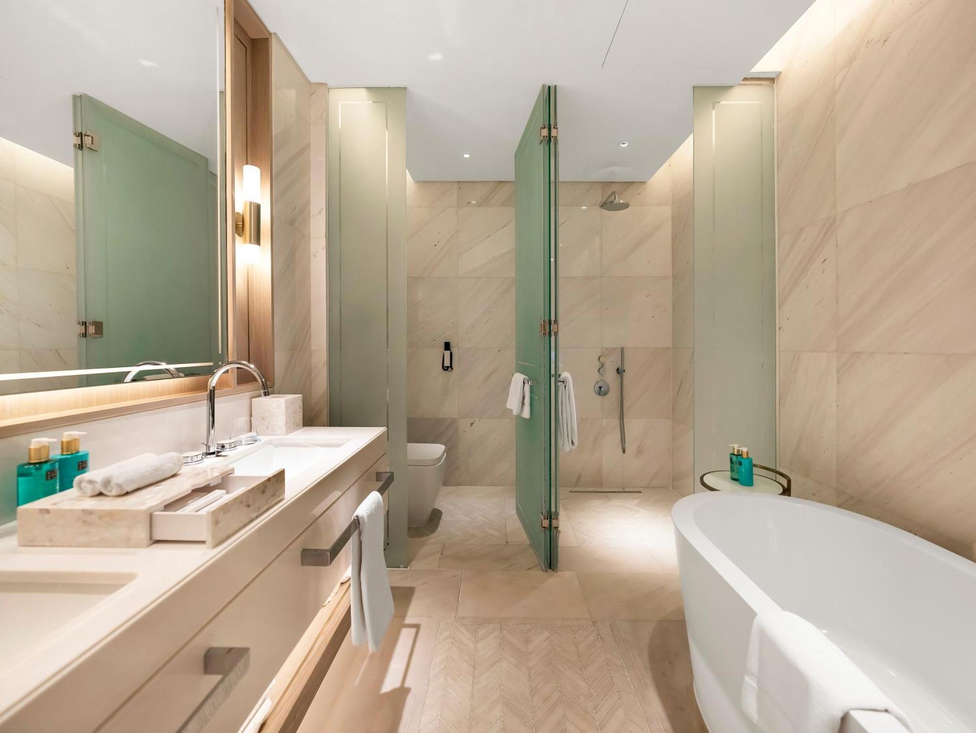 Wonderfulstay At Five Luxe Jbr - Palm And Eye View - Private Hot Tub - Brand New Luxury
