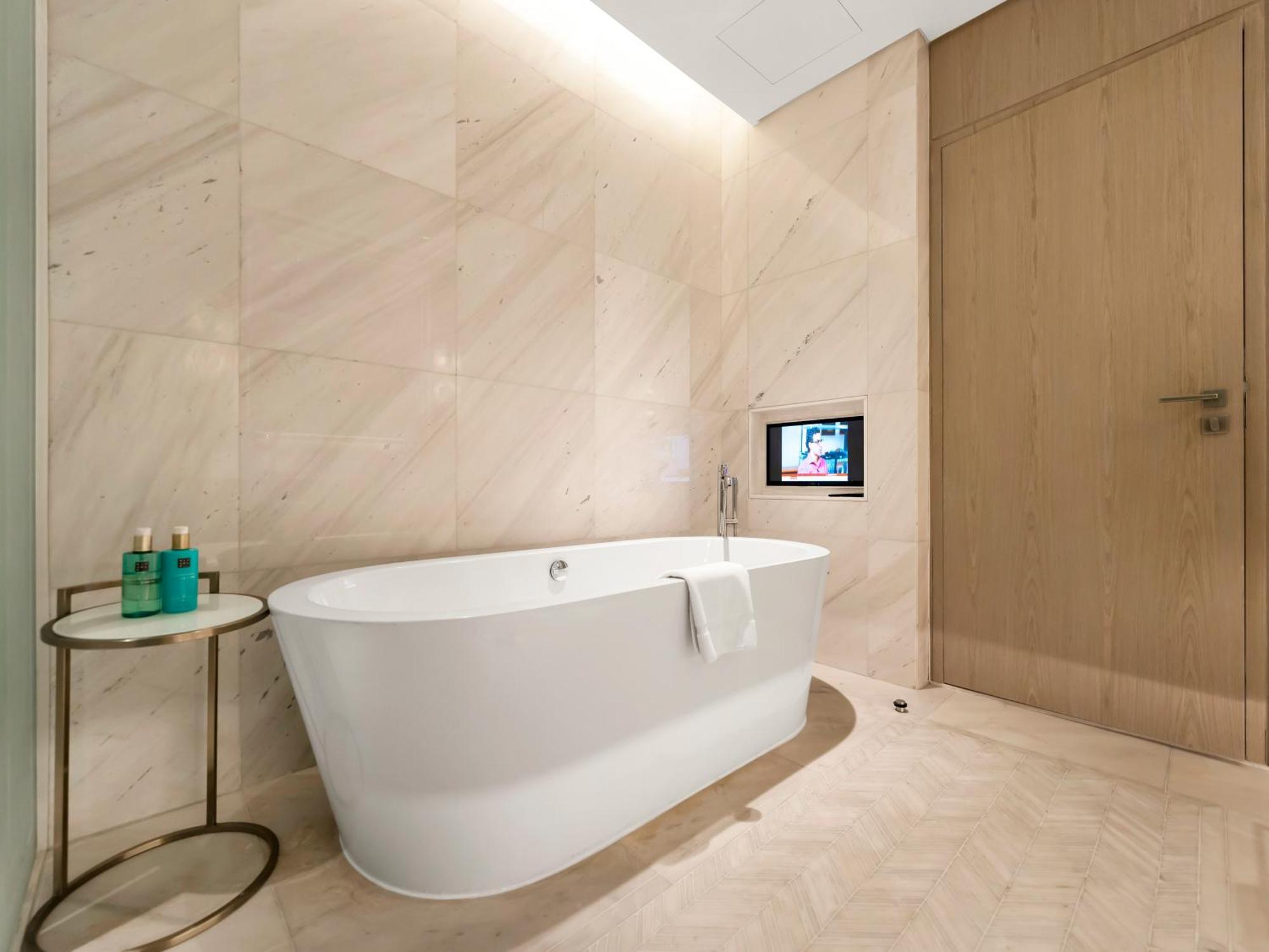 Wonderfulstay At Five Luxe Jbr - Palm And Eye View - Private Hot Tub - Brand New Luxury Apartment *