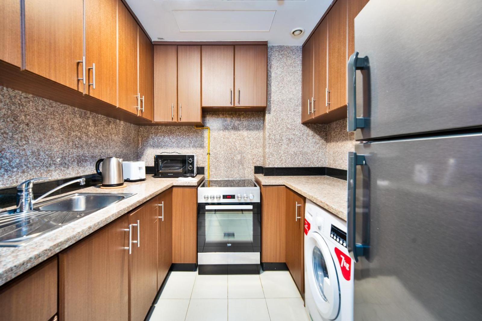 Apartment 1br Stunning Canal & Burj View, Luxury At Fairview Residency