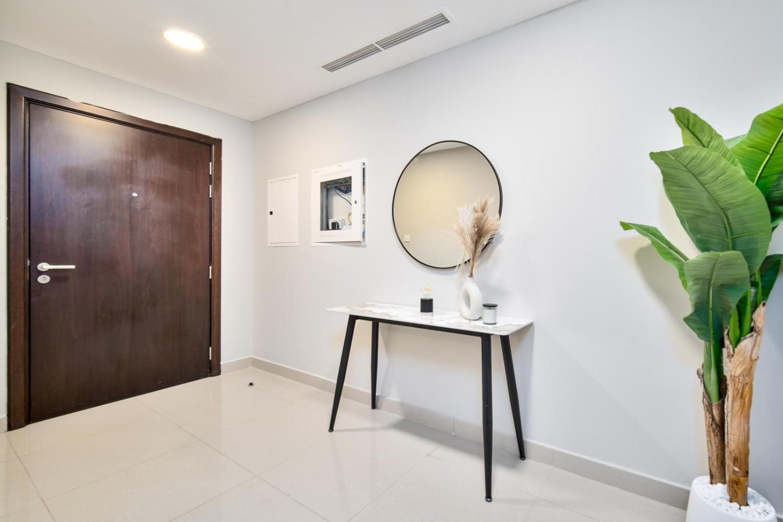 1br Stunning Canal & Burj View, Luxury At Fairview Residency Apartment *