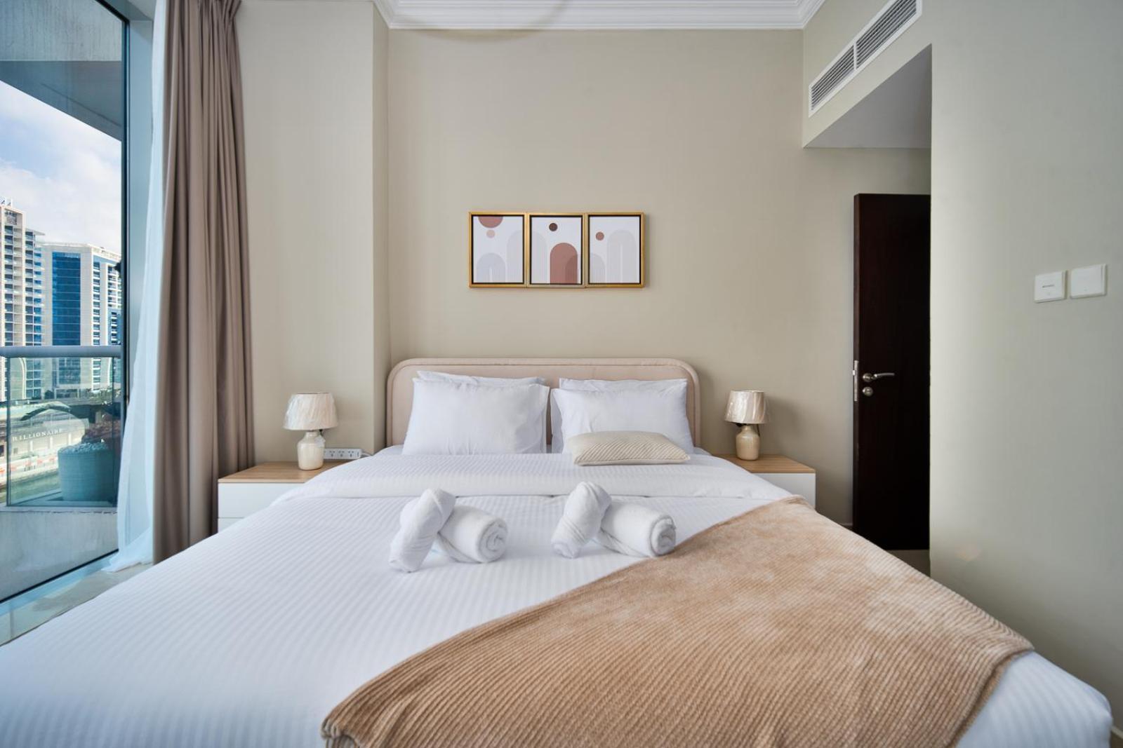 1br Stunning Canal & Burj View, Luxury At Fairview Residency Apartment