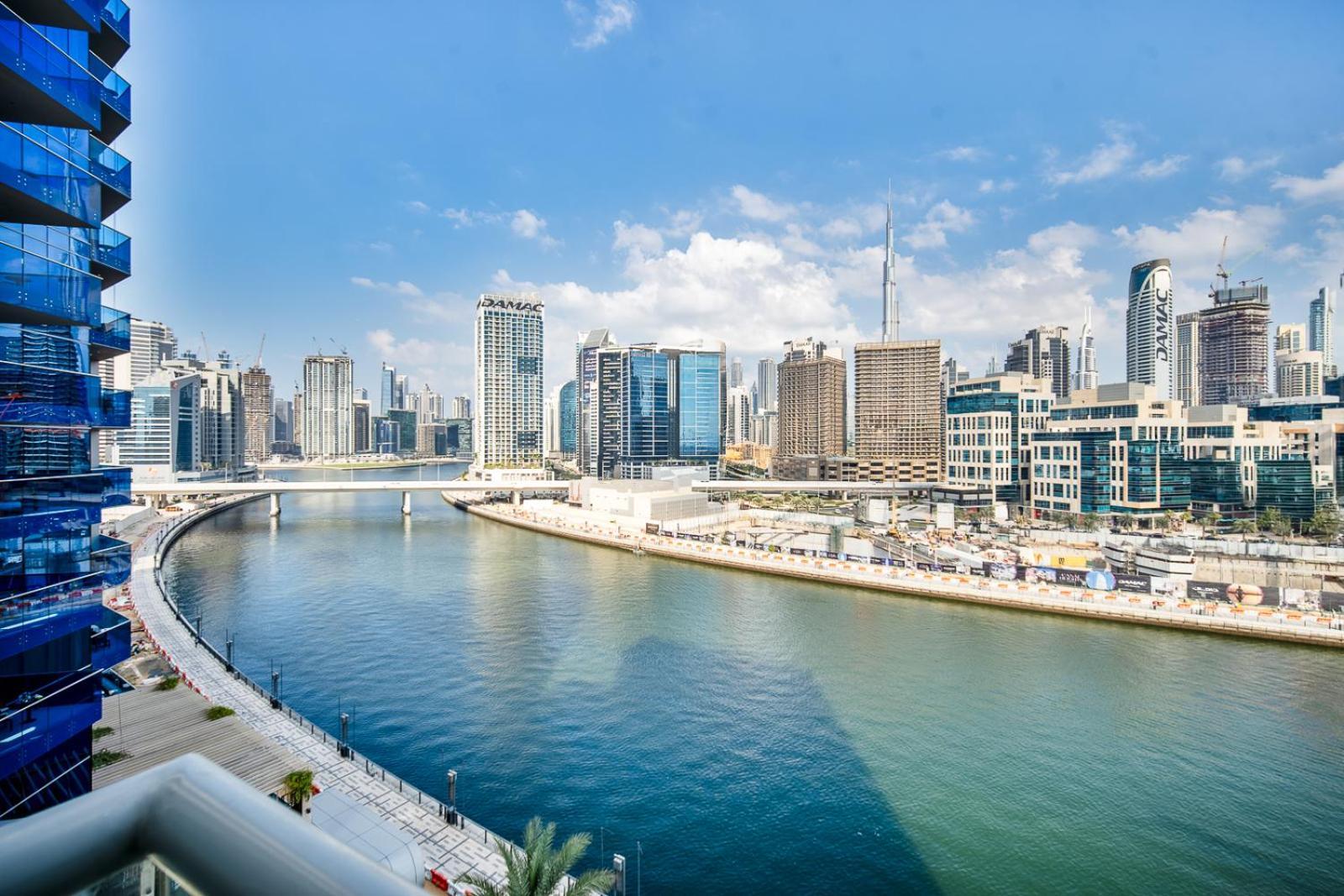Apartment 1br Stunning Canal & Burj View, Luxury At Fairview Residency *