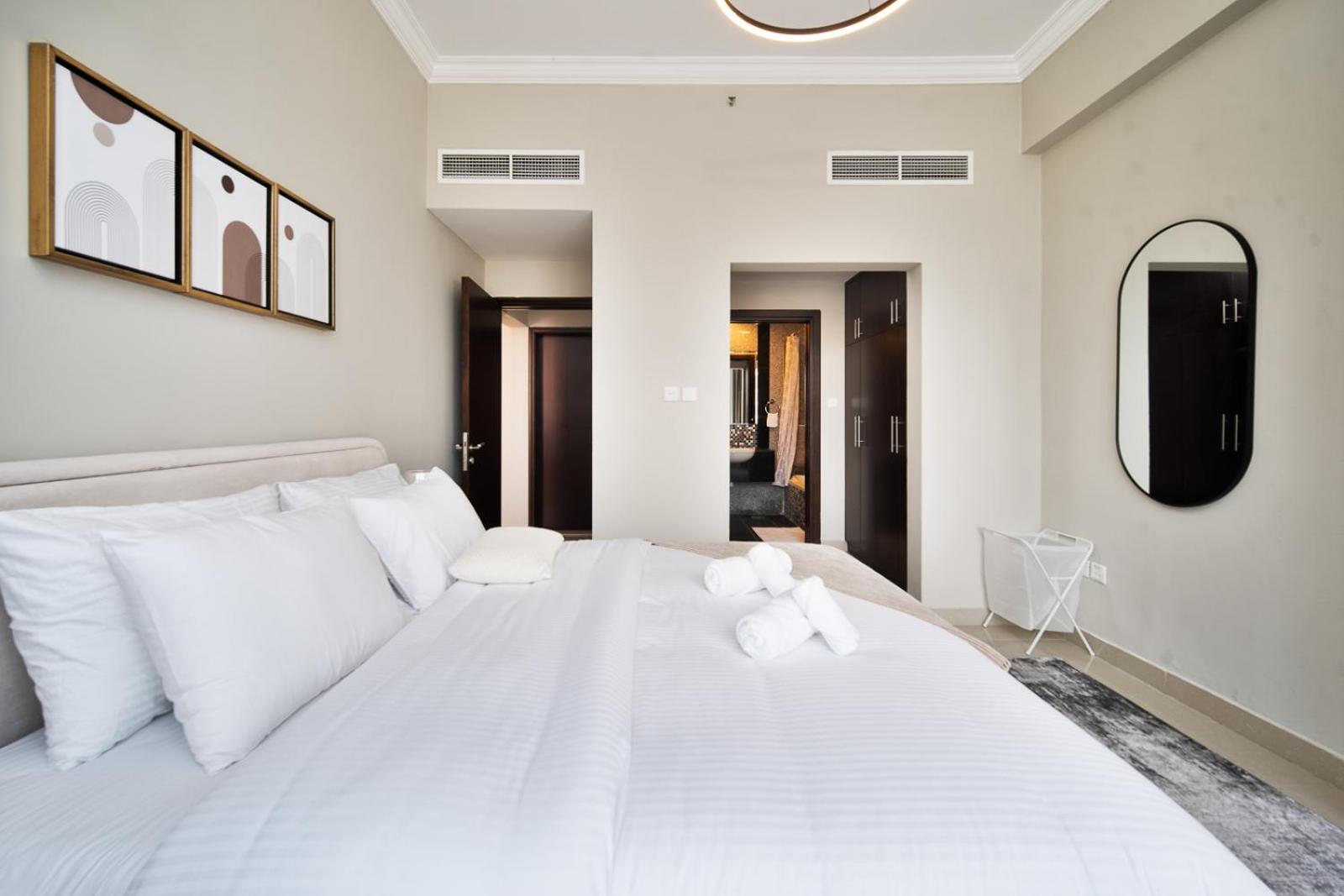 1br Stunning Canal & Burj View, Luxury At Fairview Residency Dubai