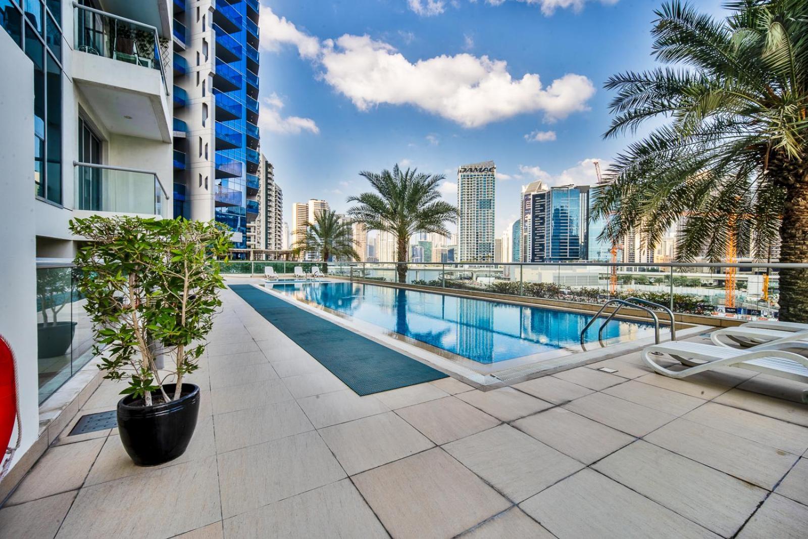 1br Stunning Canal & Burj View, Luxury At Fairview Residency Apartment
