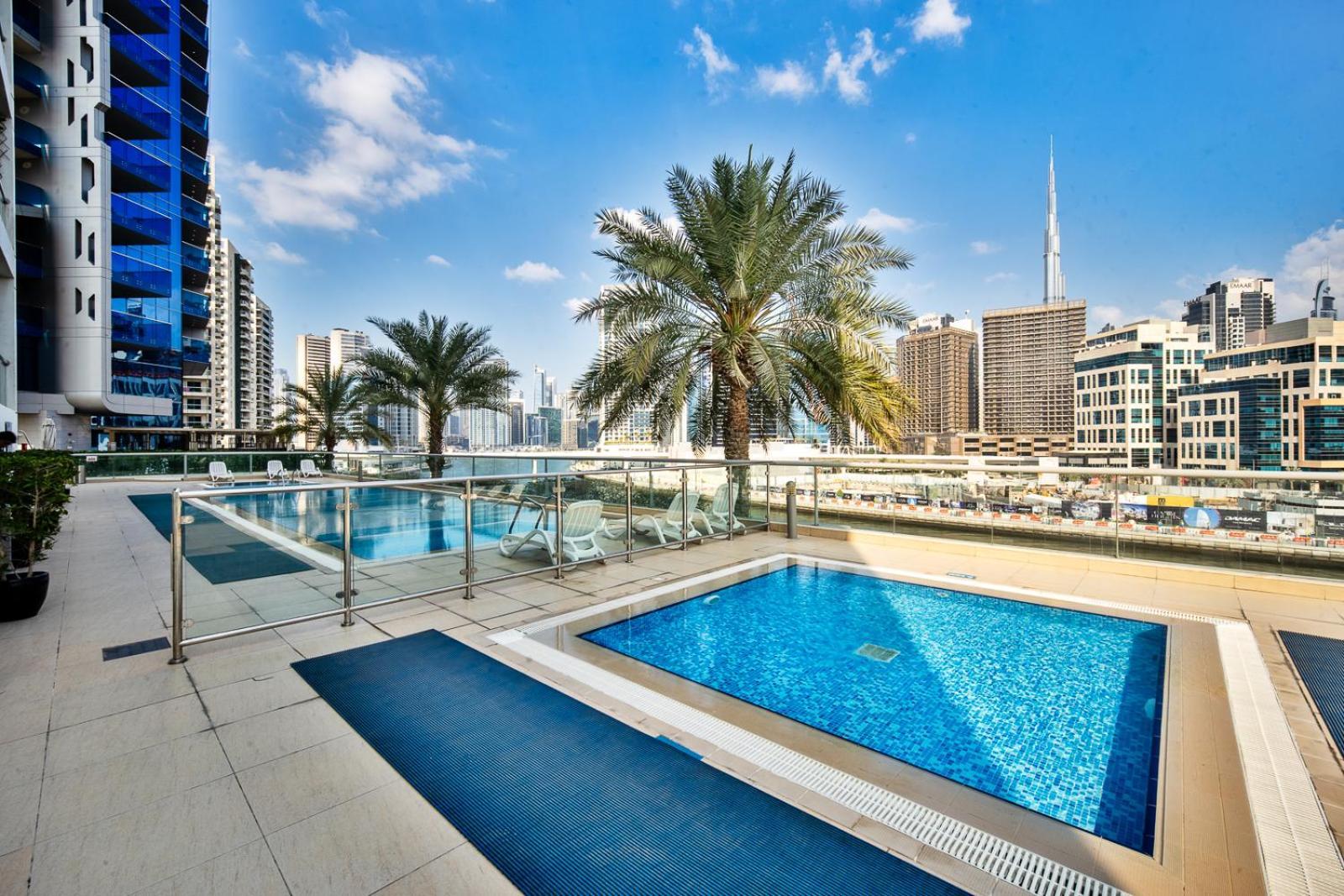 1br Stunning Canal & Burj View, Luxury At Fairview Residency Apartment *