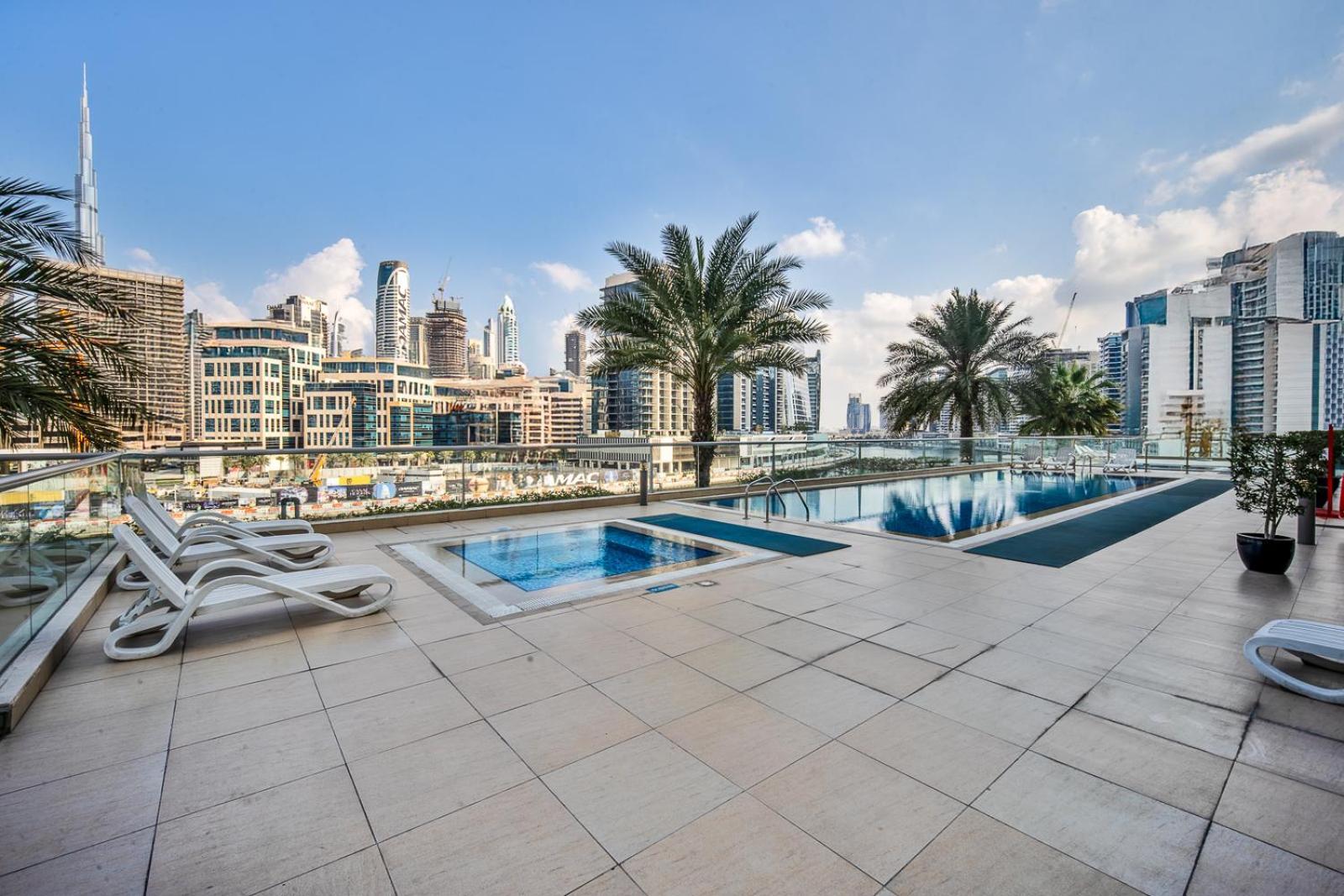 1br Stunning Canal & Burj View, Luxury At Fairview Residency * Dubai