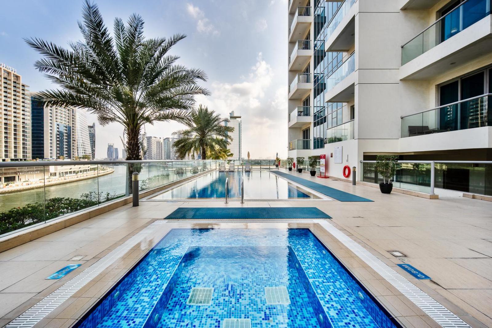 1br Stunning Canal & Burj View, Luxury At Fairview Residency Apartment *