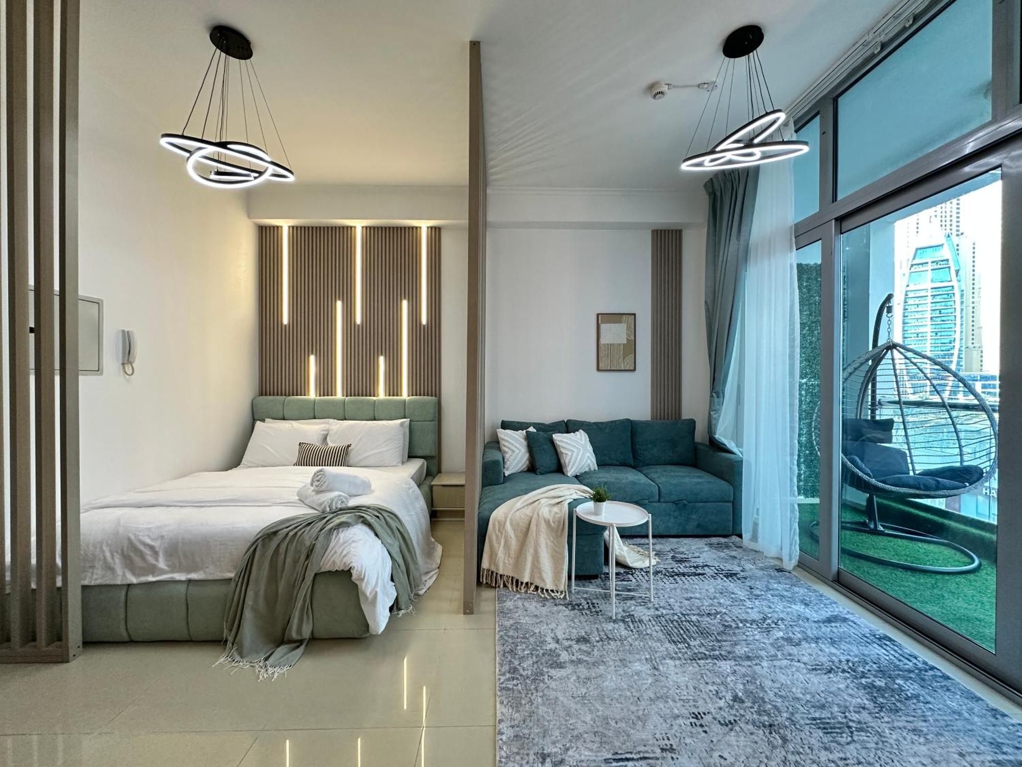 Stylish With Stunning Marina Canal Views Near To The Apartment *