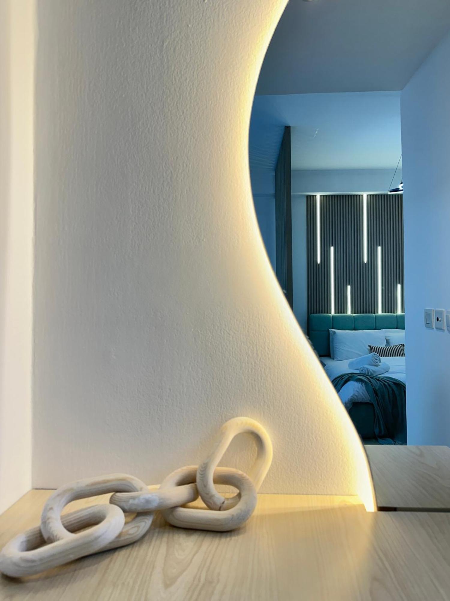Stylish With Stunning Marina Canal Views Near To The Dubai