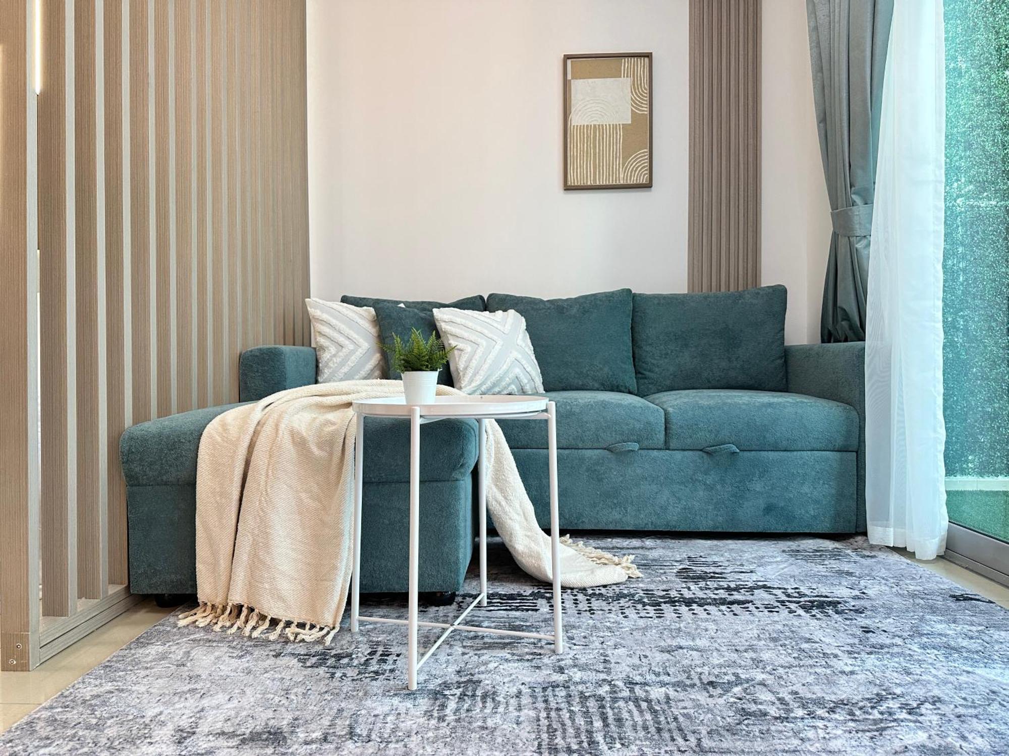 Apartment Stylish With Stunning Marina Canal Views Near To The