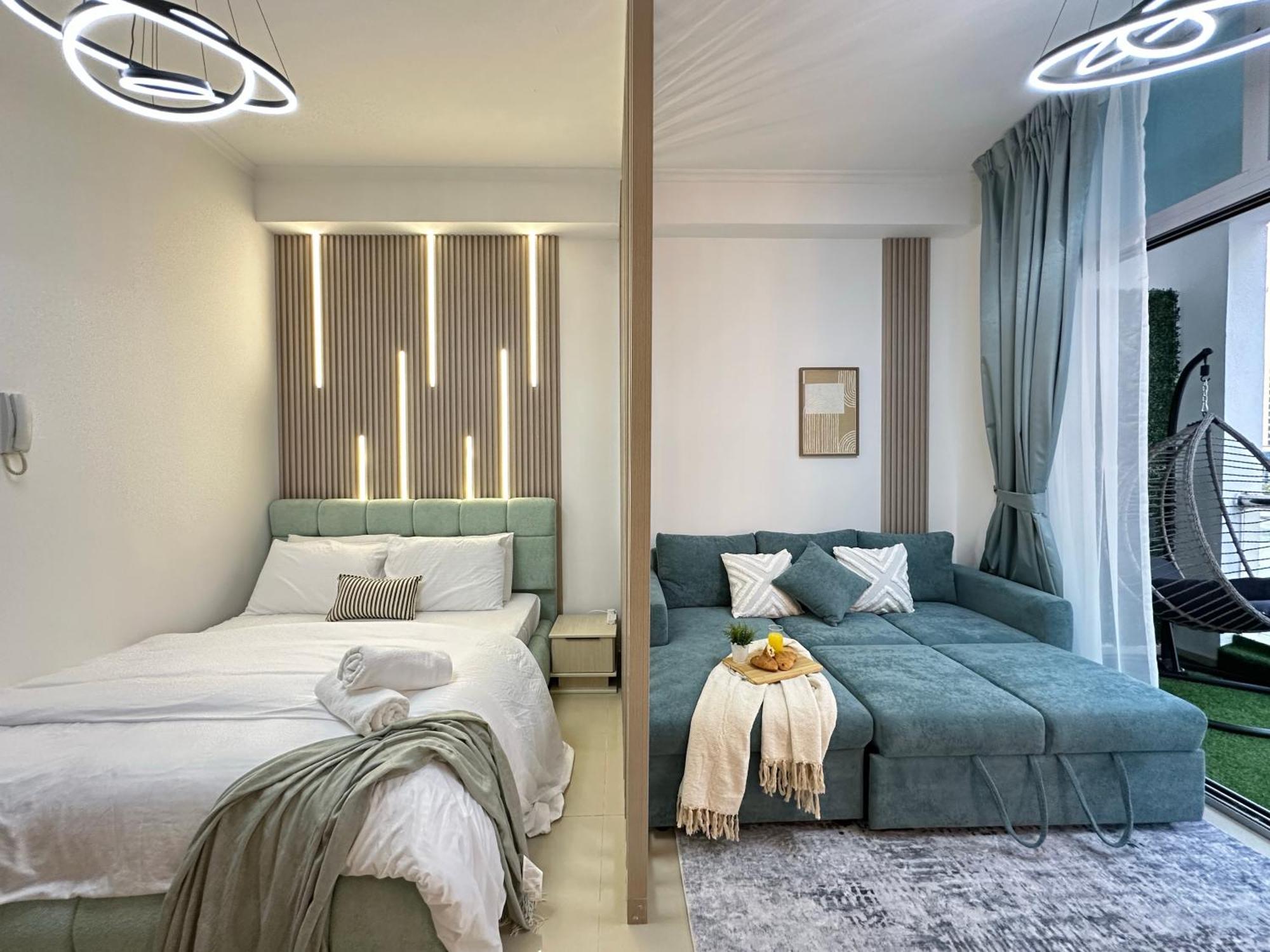 Apartment Stylish With Stunning Marina Canal Views Near To The *