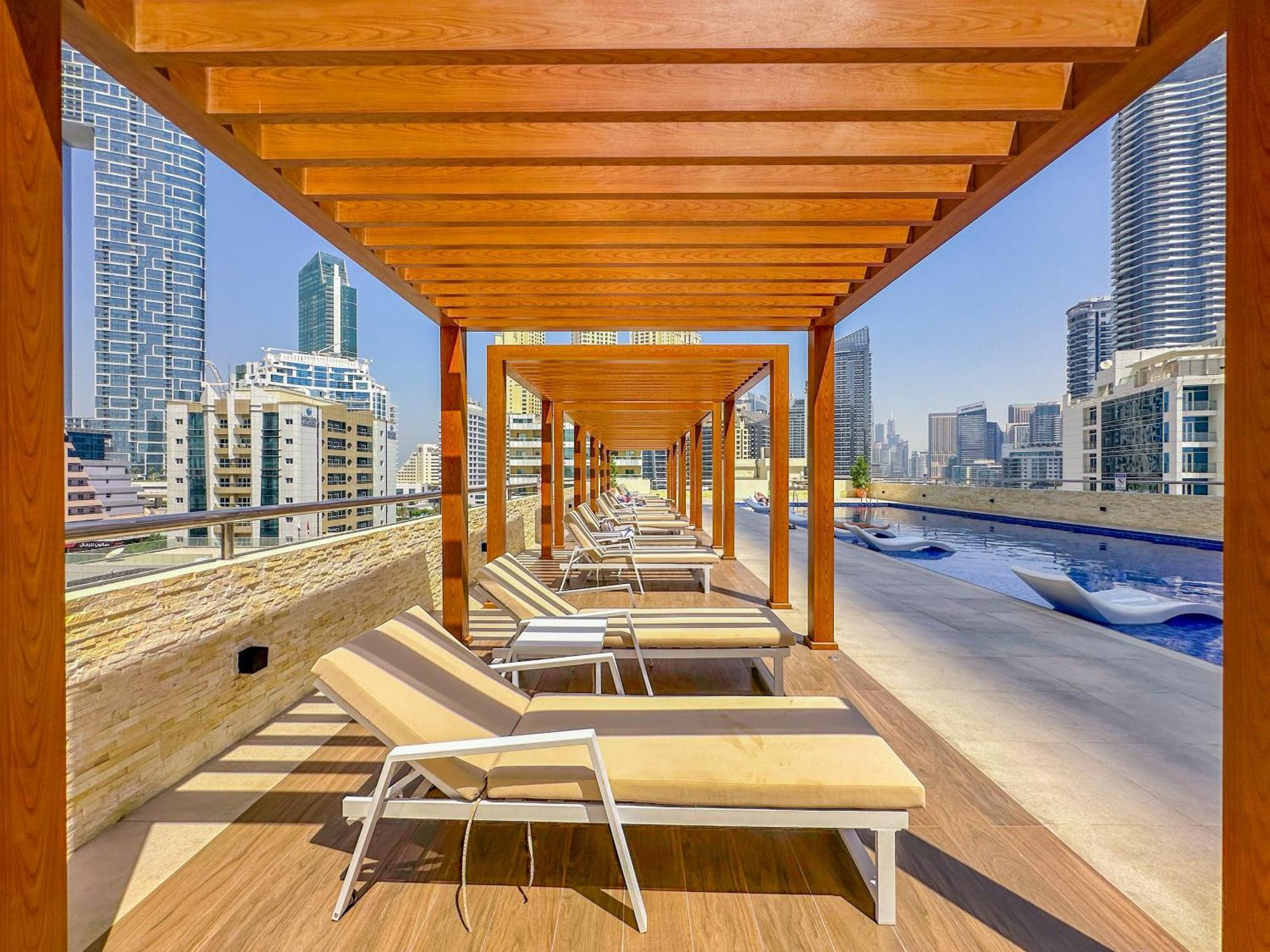 Stylish With Stunning Marina Canal Views Near To The Dubai