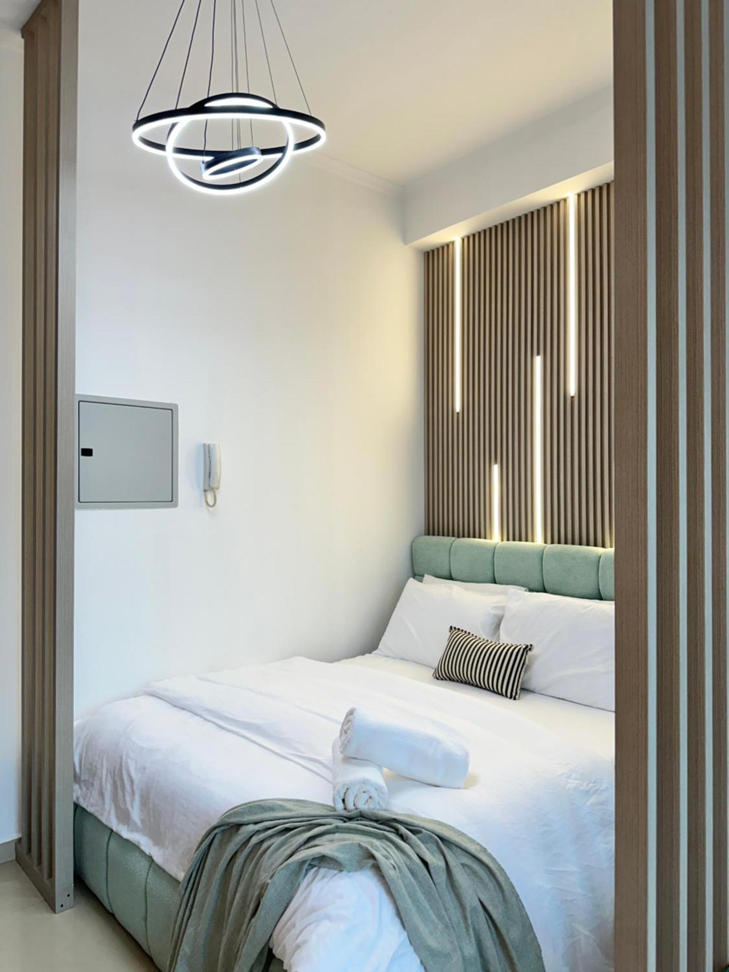 Apartment Stylish With Stunning Marina Canal Views Near To The Dubai