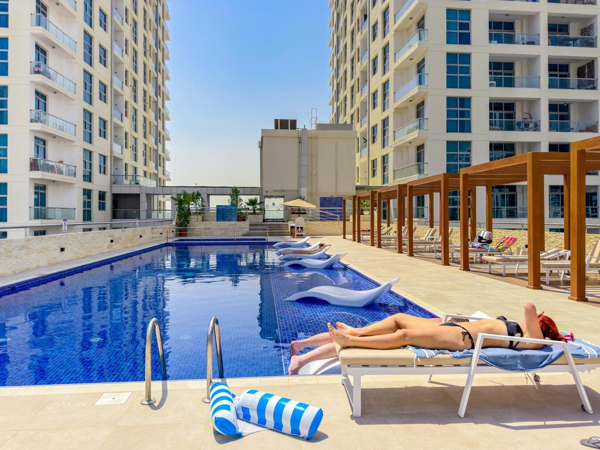 Stylish With Stunning Marina Canal Views Near To The Apartment