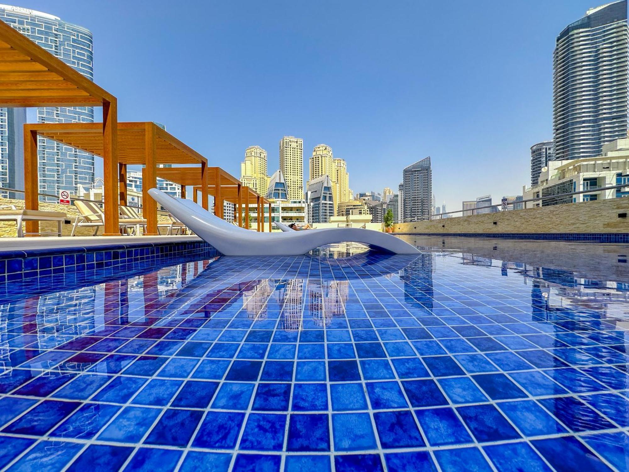 Apartment Stylish With Stunning Marina Canal Views Near To The *