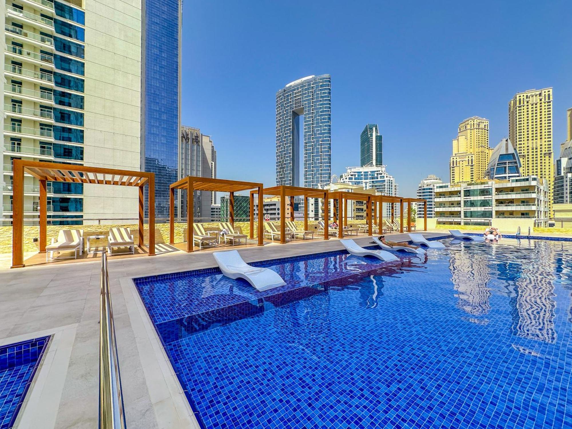 Stylish With Stunning Marina Canal Views Near To The Apartment Dubai